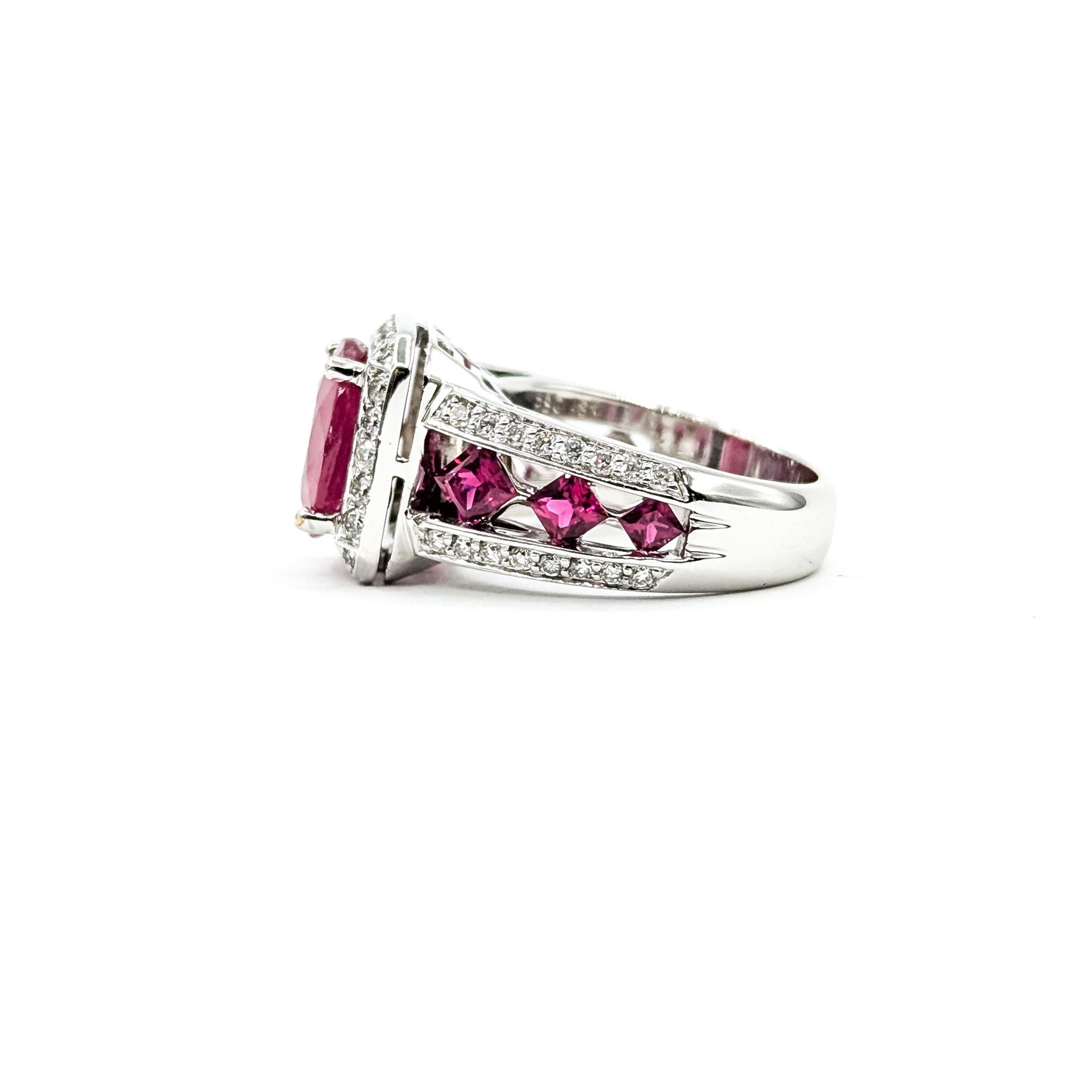Kite-Set Ruby & Diamond Ring in 18k For Sale 3