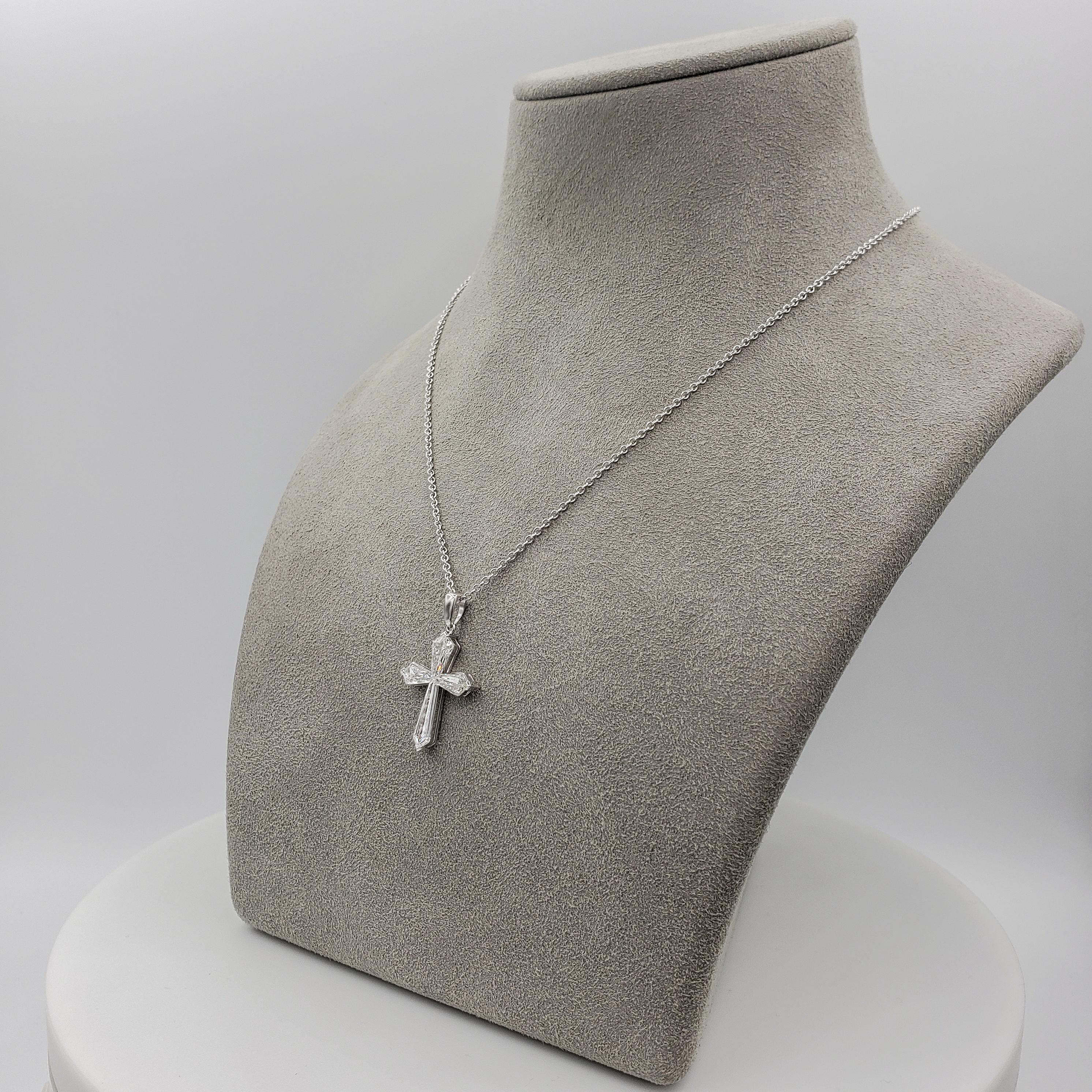 Kite Shape Diamond Cross Pendant Necklace In New Condition In New York, NY