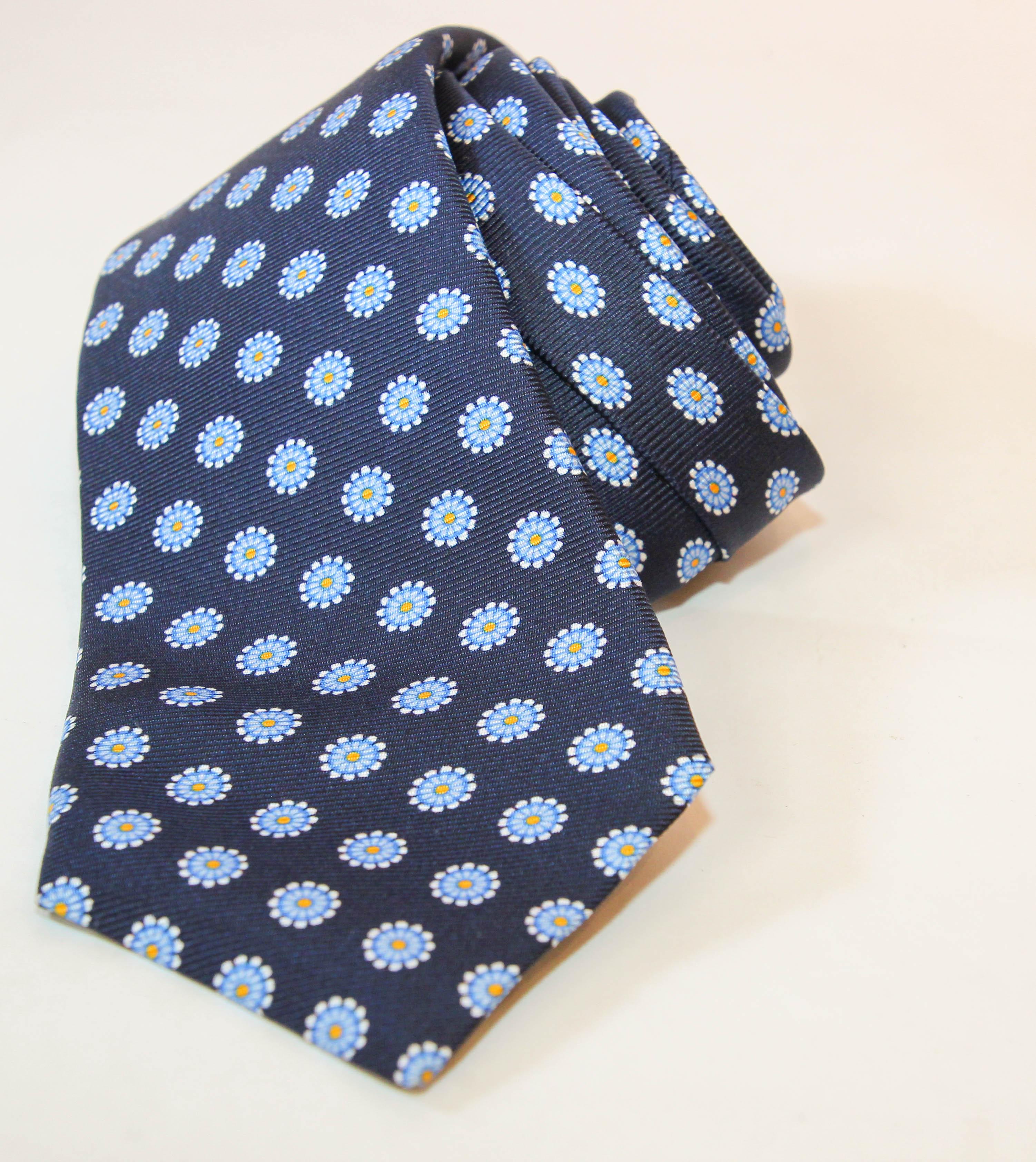 KITON Blue Silk Tie Made in Italy In Excellent Condition For Sale In North Hollywood, CA