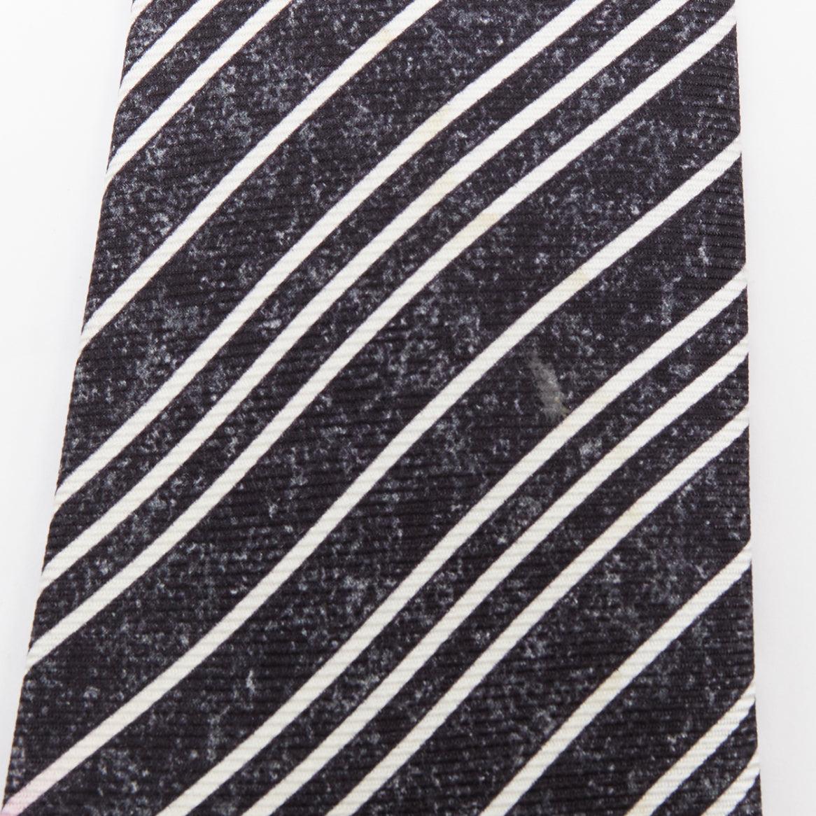 Uomo KITON NAPOLI Set di 4 cravatte da abito in 100% seta verde nero bianco a righe diagonali in vendita