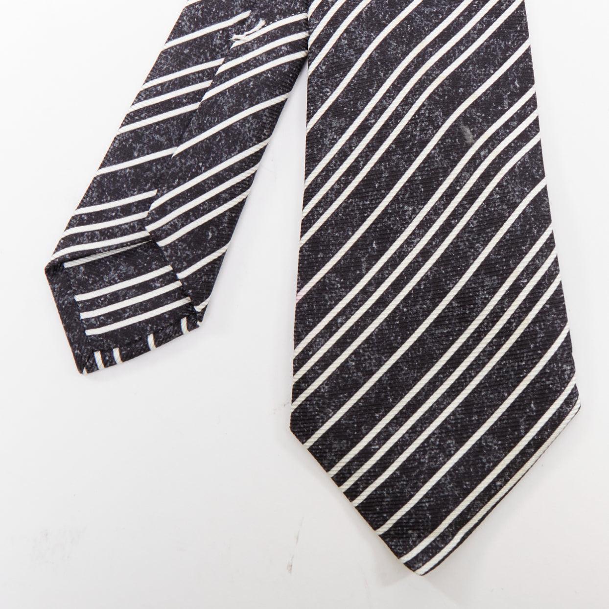 KITON NAPOLI Set di 4 cravatte da abito in 100% seta verde nero bianco a righe diagonali in vendita 3