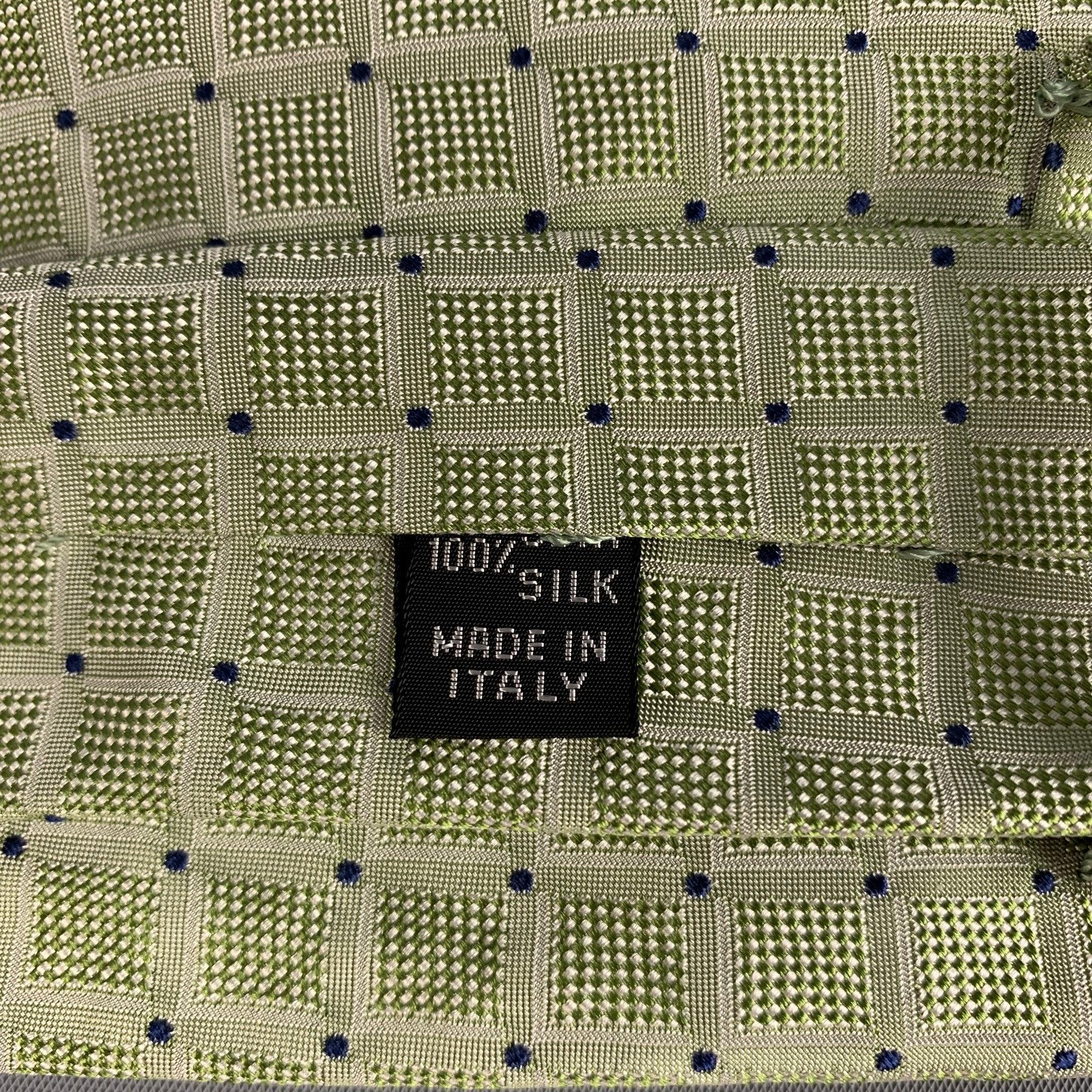KITON Sage Squares Silk Tie In Good Condition For Sale In San Francisco, CA