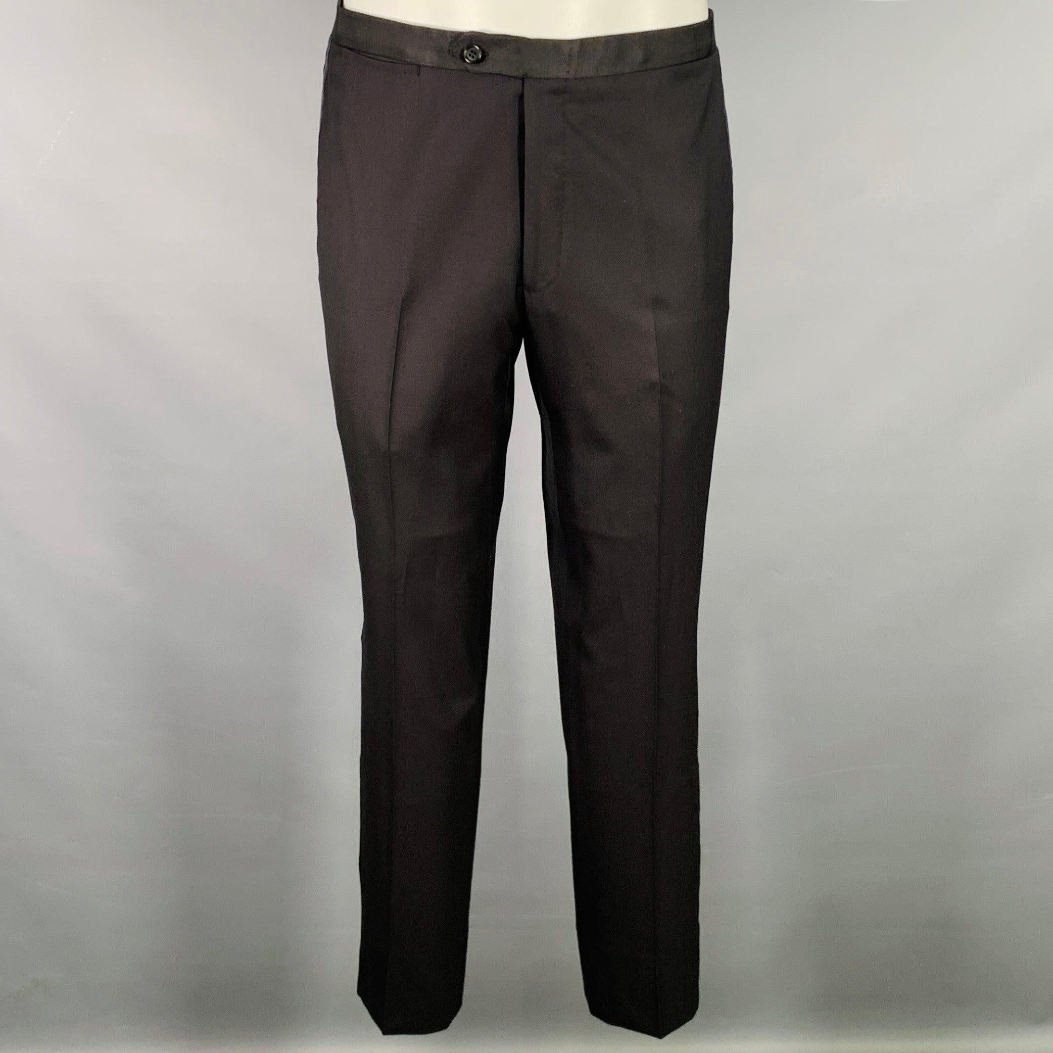 KITON Größe 36 Dreiteiliges Smoking aus schwarzer Wolle mit Schalkragen im Zustand „Gut“ im Angebot in San Francisco, CA