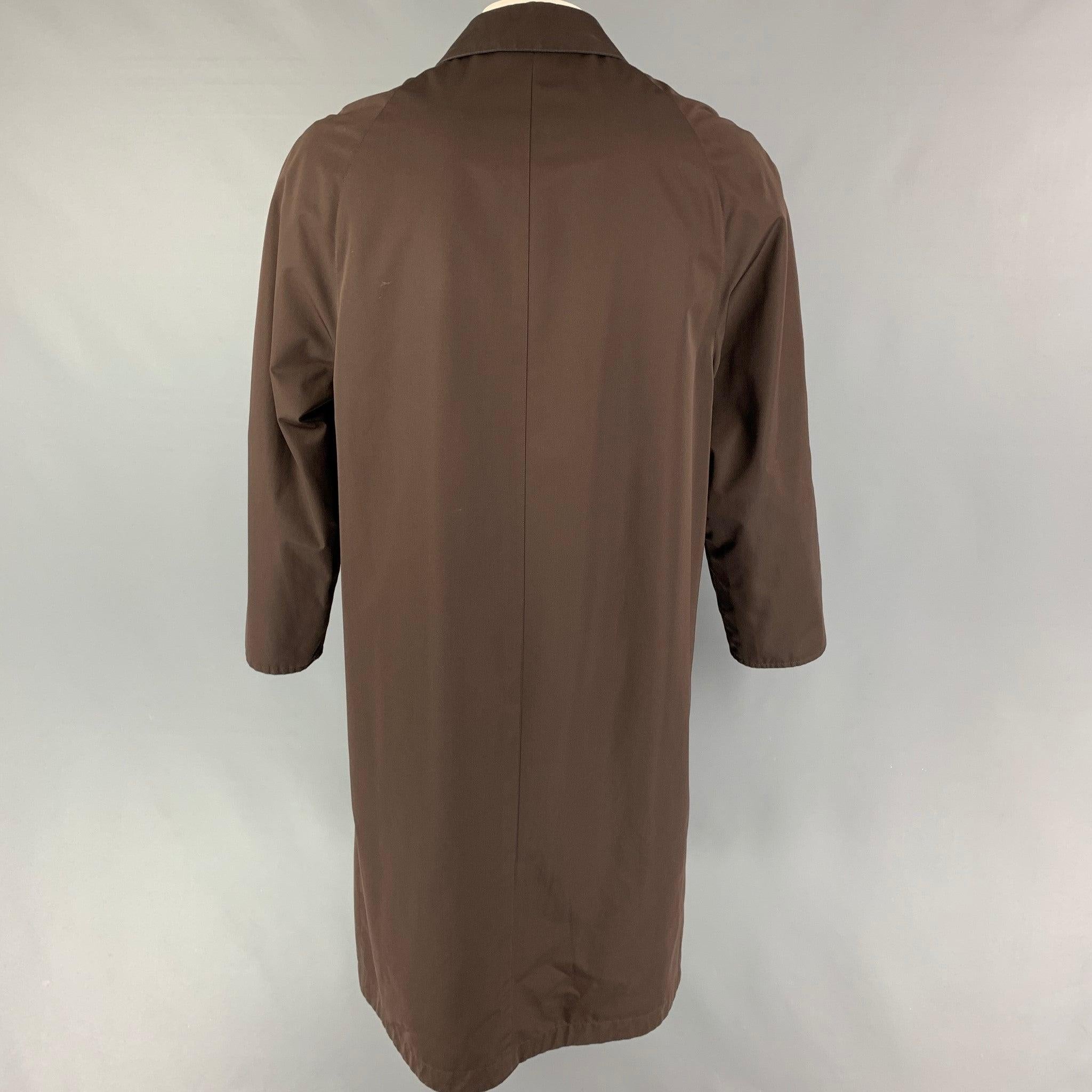 KITON Size 42 Brown Navy Reversible Cotton Blend Raglan Coat In Good Condition In San Francisco, CA