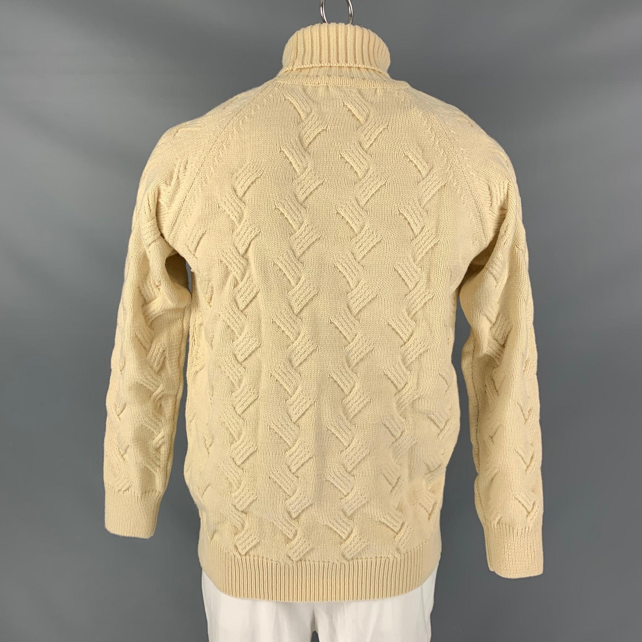 KITON Size L Beige Knit Cotton Turtleneck Sweater In Excellent Condition For Sale In San Francisco, CA