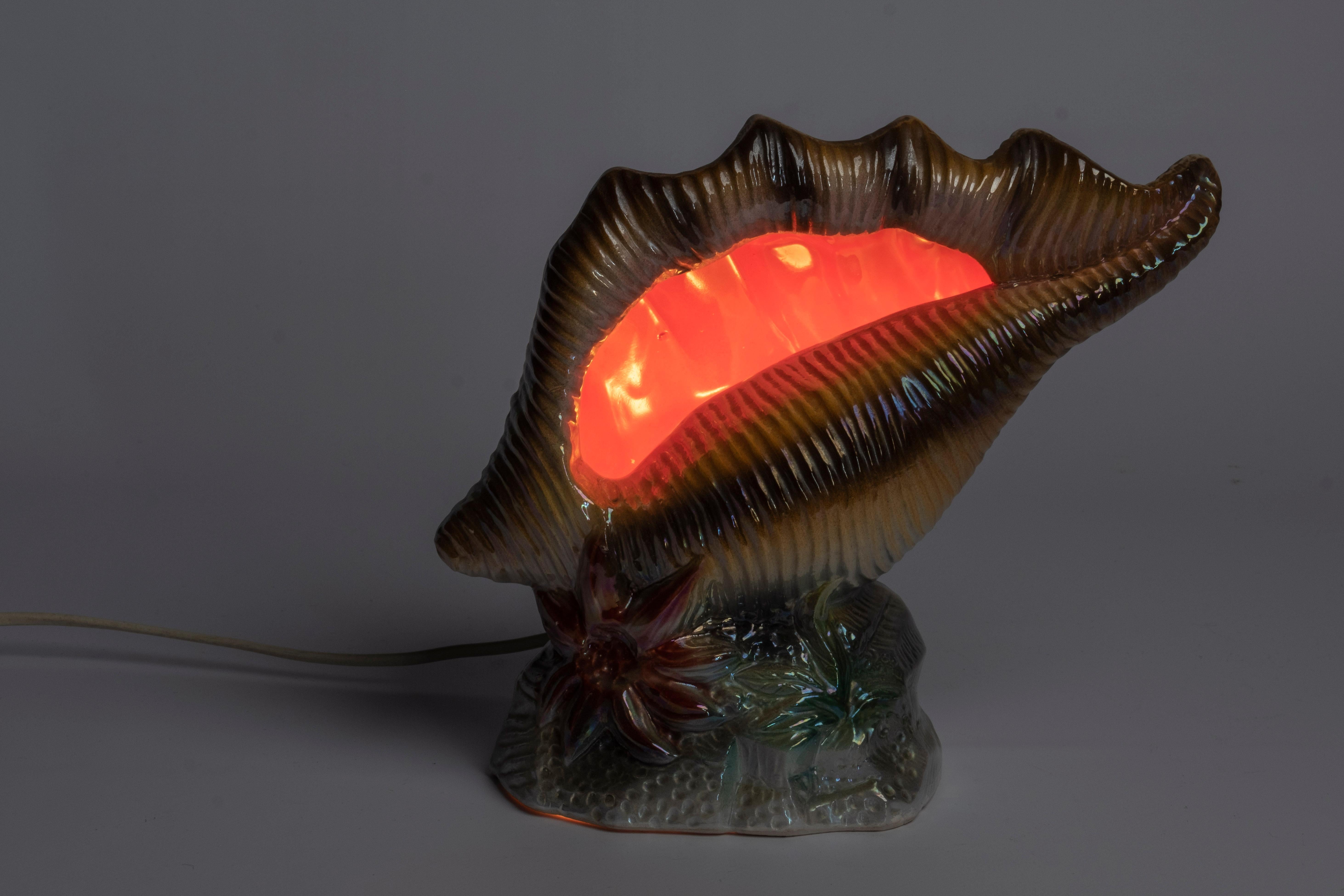 Glazed Kitschy Dutch Midcentury Ceramic Sea-Shell Lamp