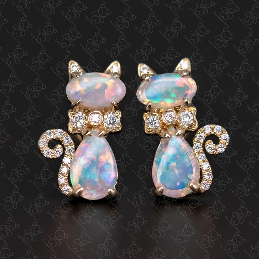 Brilliant Cut Kitten Cat Australian Opal Diamond Screw Back Stud Earrings 18K Gold For Sale