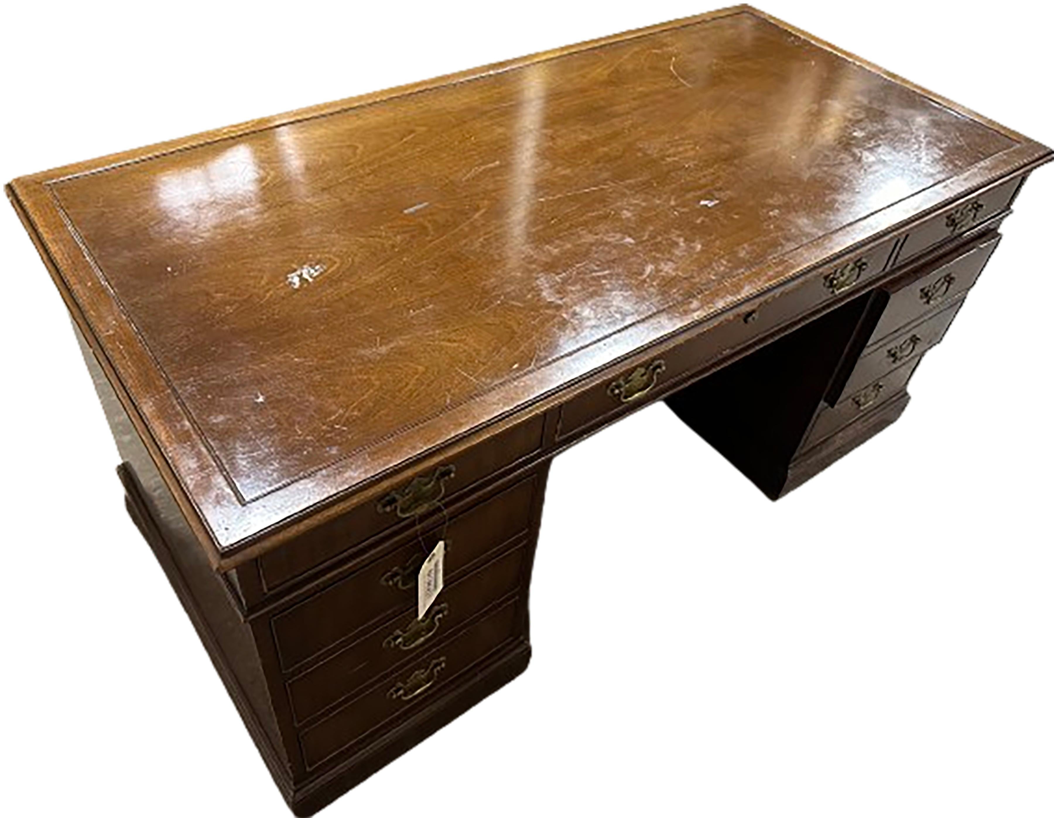 Lawyer-Schreibtisch aus Kittengerholz (Ende des 20. Jahrhunderts) im Angebot
