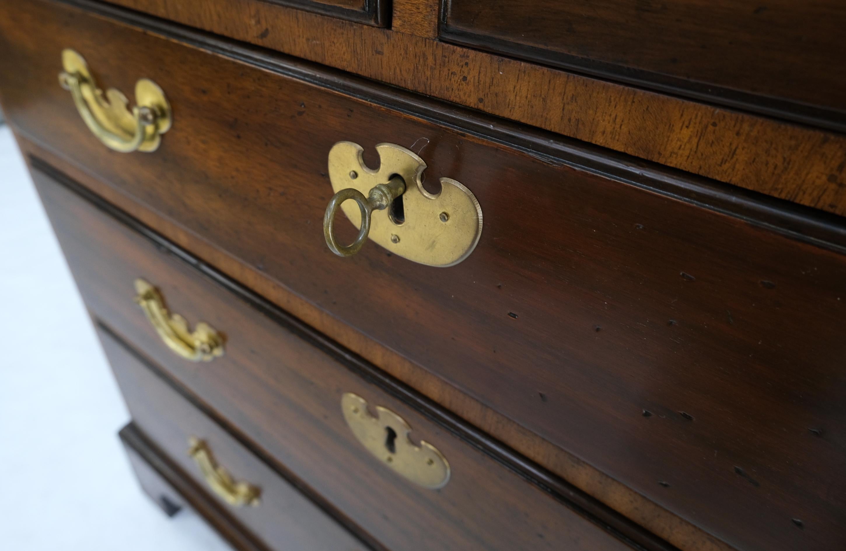Américain Kittinger 5 tiroirs tiroir coulissant commode de style fédéral en acajou en vente