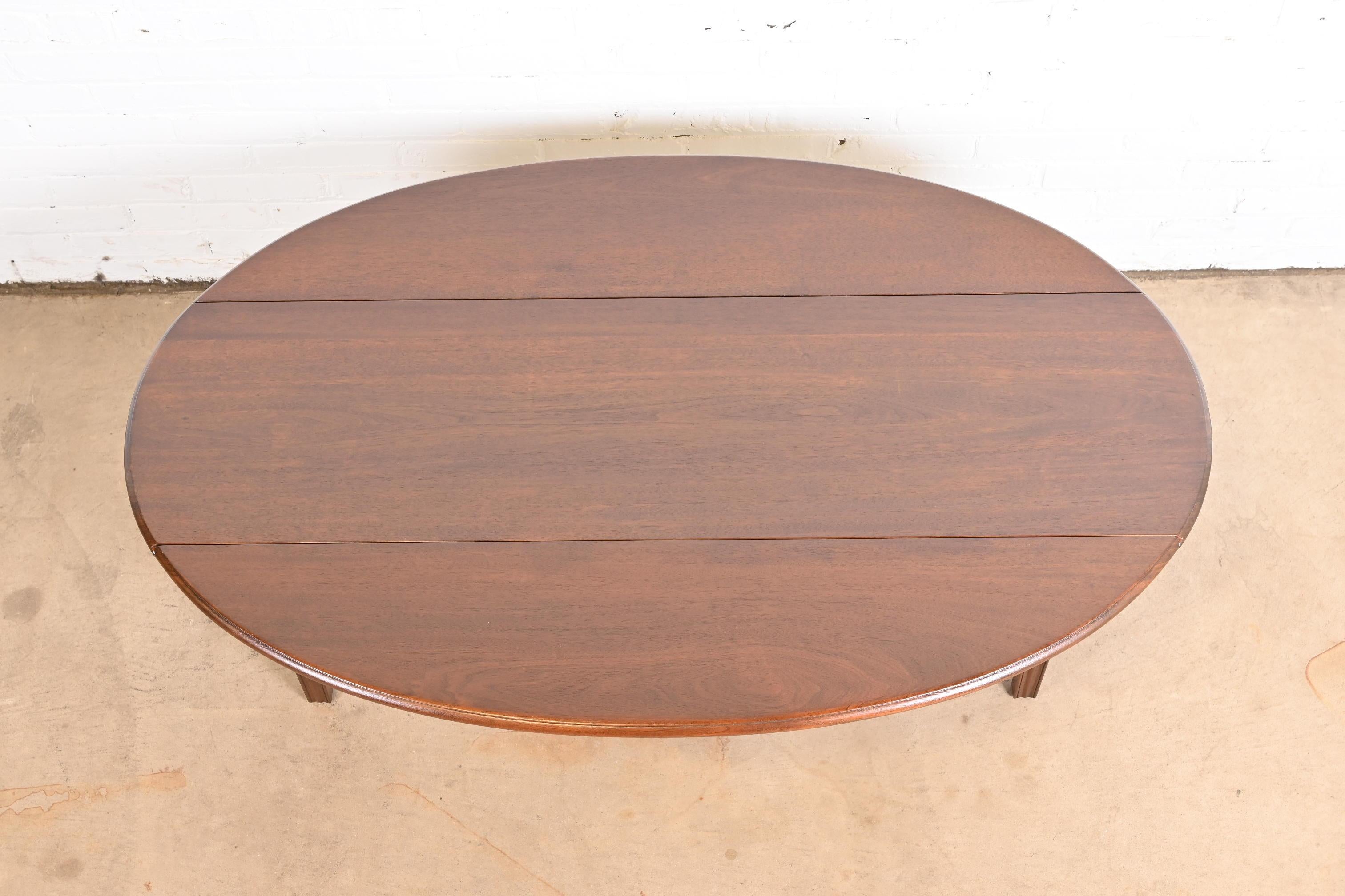 20th Century Kittinger American Colonial Mahogany Drop Leaf Coffee Table, Newly Refinished For Sale