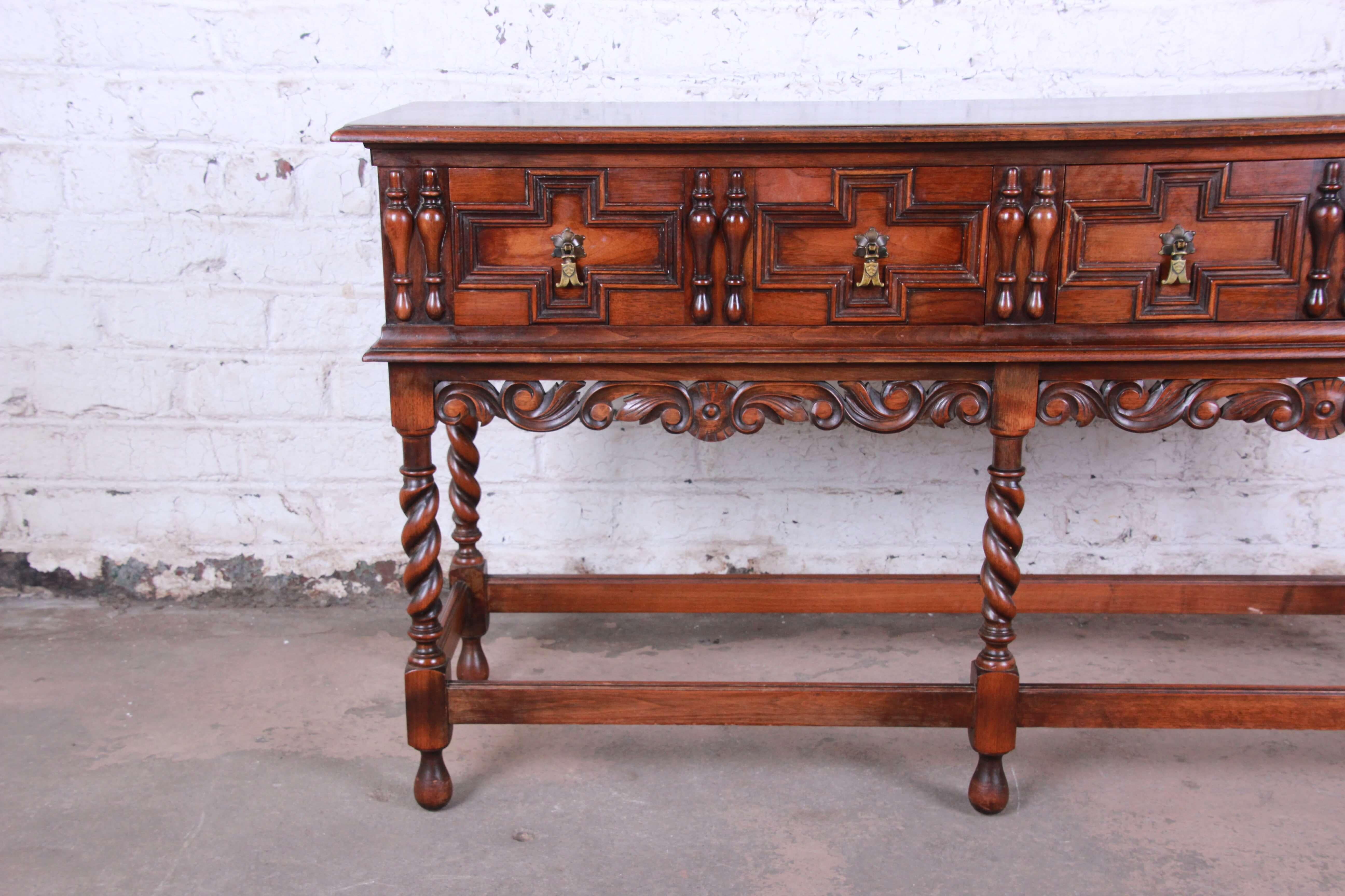 Kittinger Antique Carved Walnut Sideboard Buffet or Bar Server In Good Condition In South Bend, IN