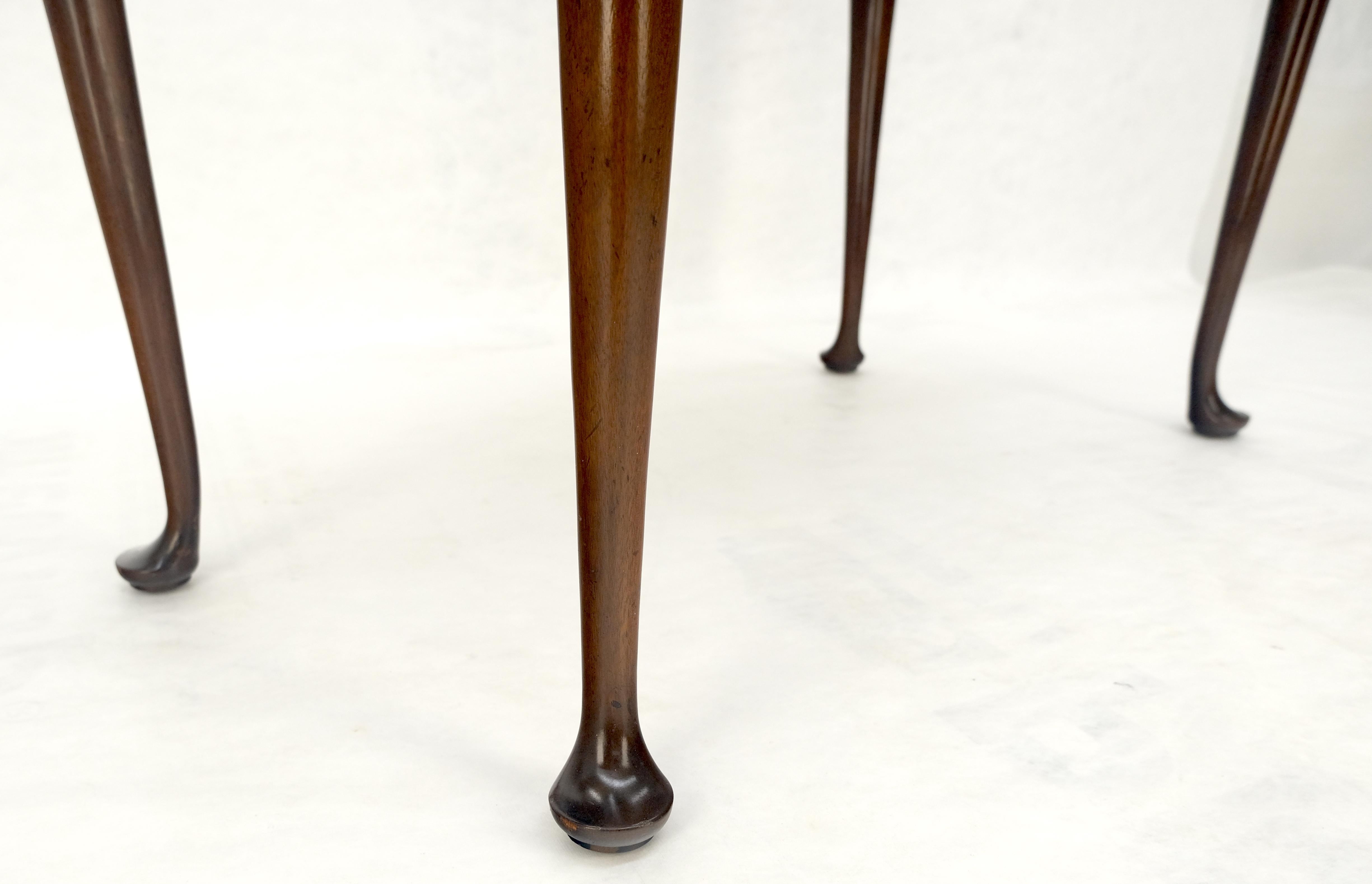 Kittinger Consola de madera de nogal de 3 cajones Queen Anne Mesa de escritorio MENTA en venta 1