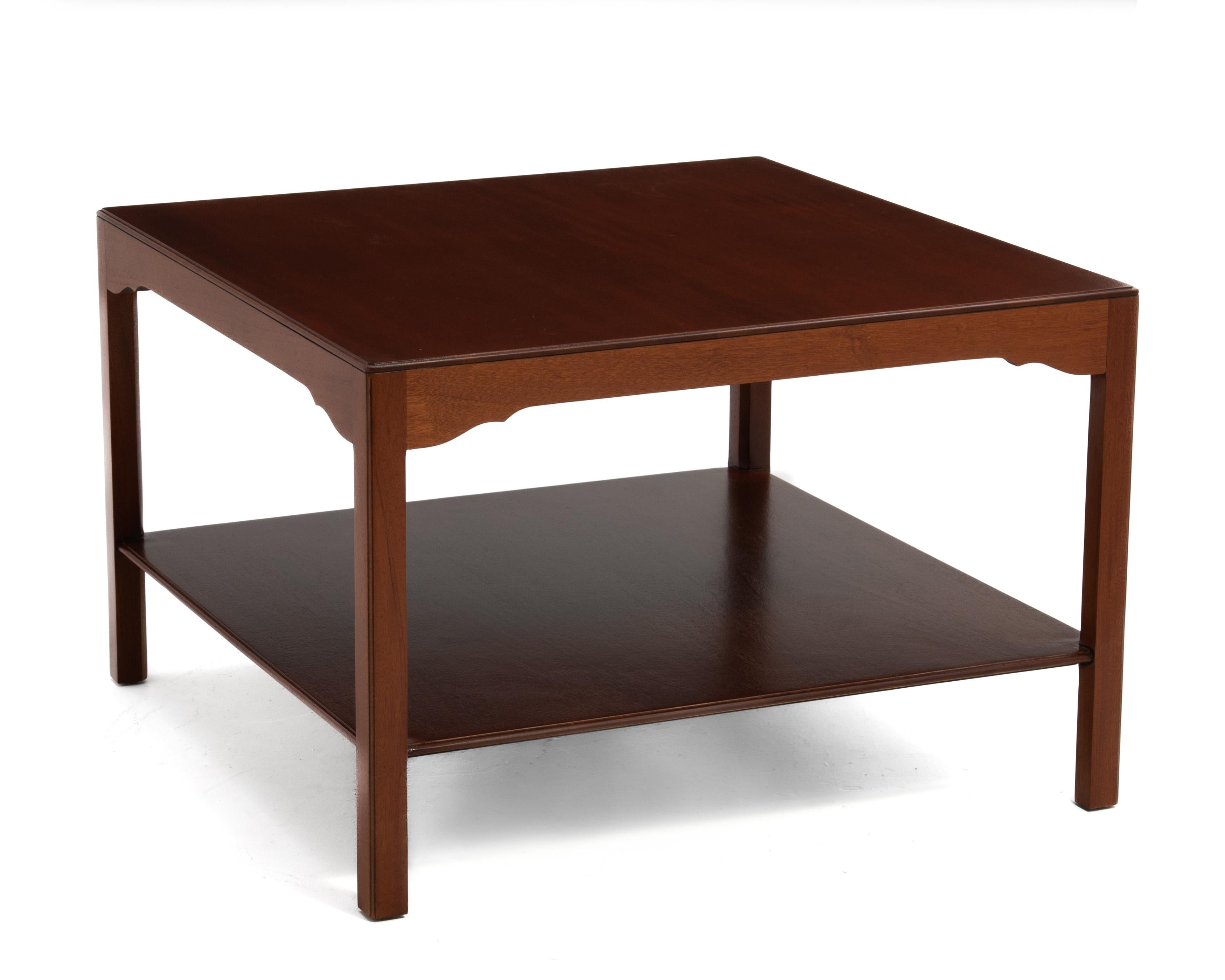 Kittinger Castile New York Georgian Collection Mahagoni Couchtisch im Zustand „Gut“ im Angebot in Forest Grove, PA