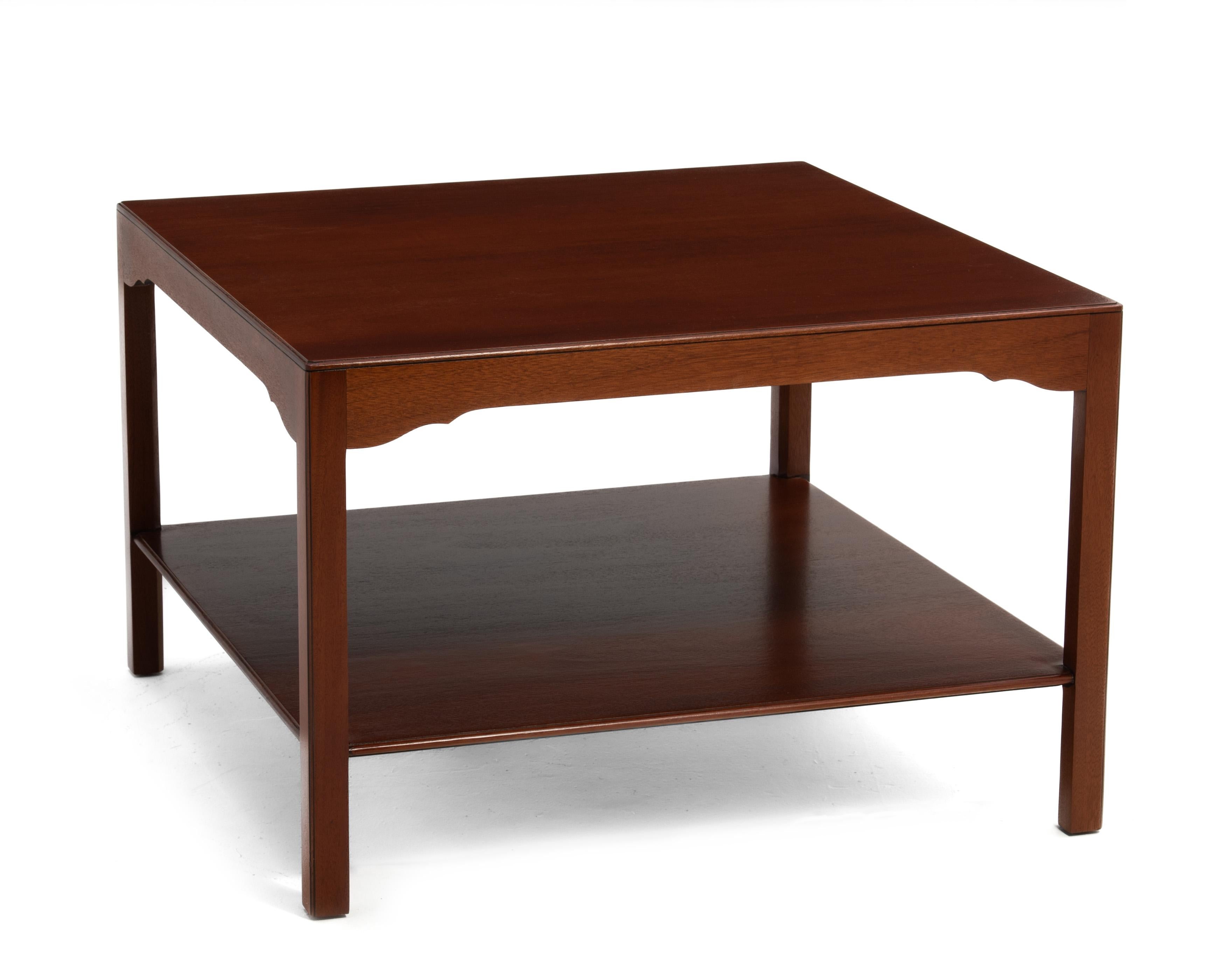 Kittinger Castile New York Georgian Collection Mahagoni Couchtisch (20. Jahrhundert) im Angebot