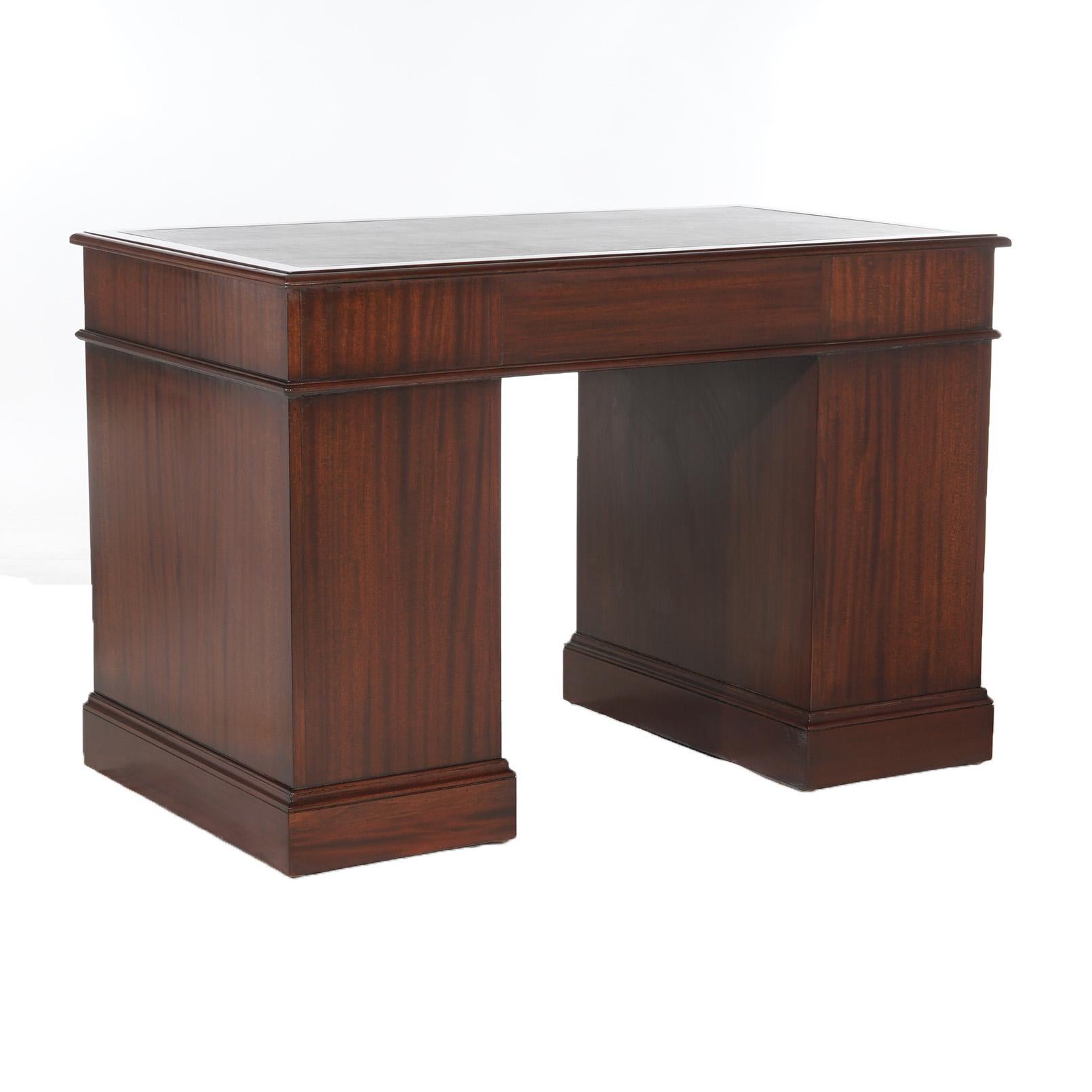 Kittinger Chippendale Style Mahogany Knee Hole Desk with Drawer Towers 20thC For Sale 1