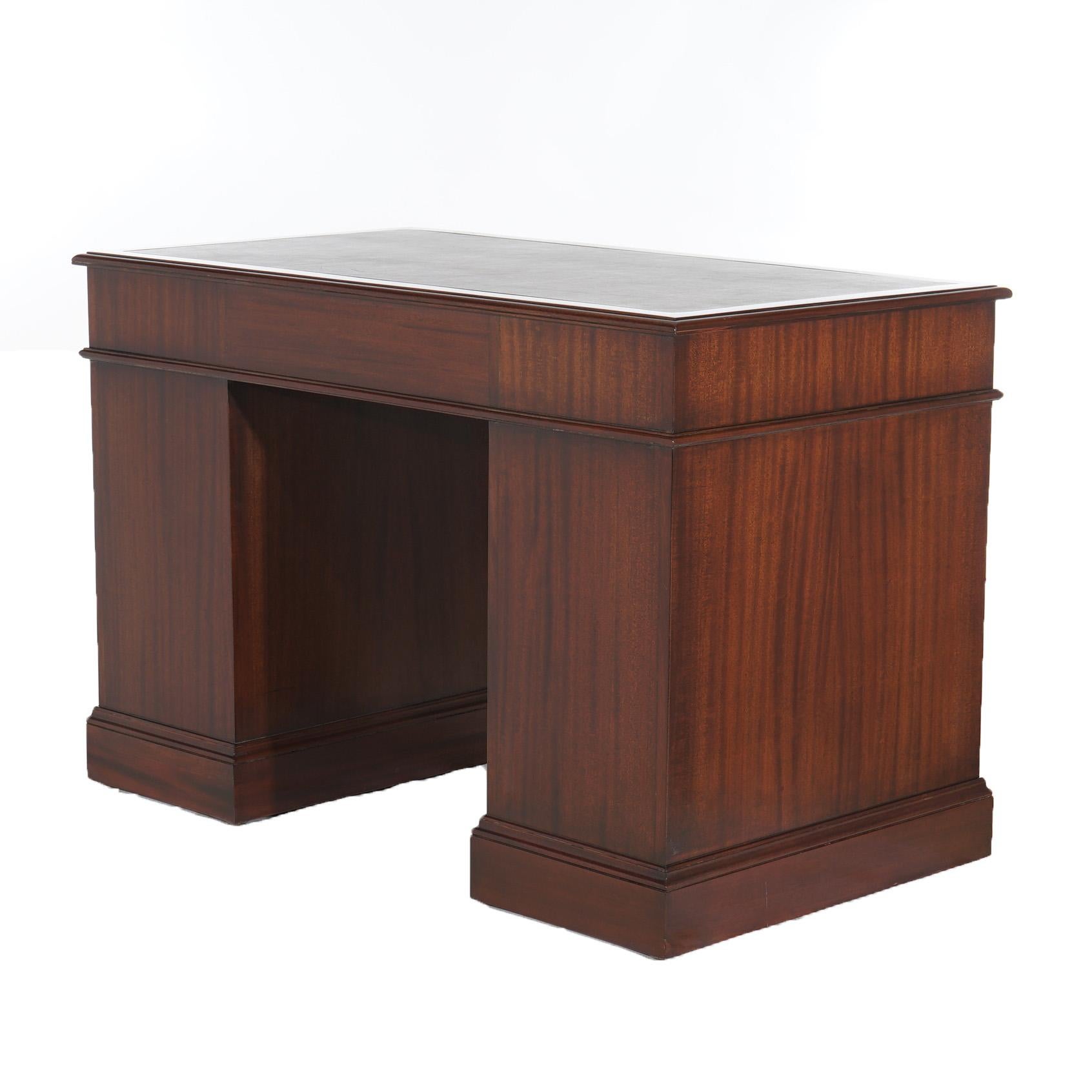 Kittinger Chippendale Style Mahogany Knee Hole Desk with Drawer Towers 20thC For Sale 4