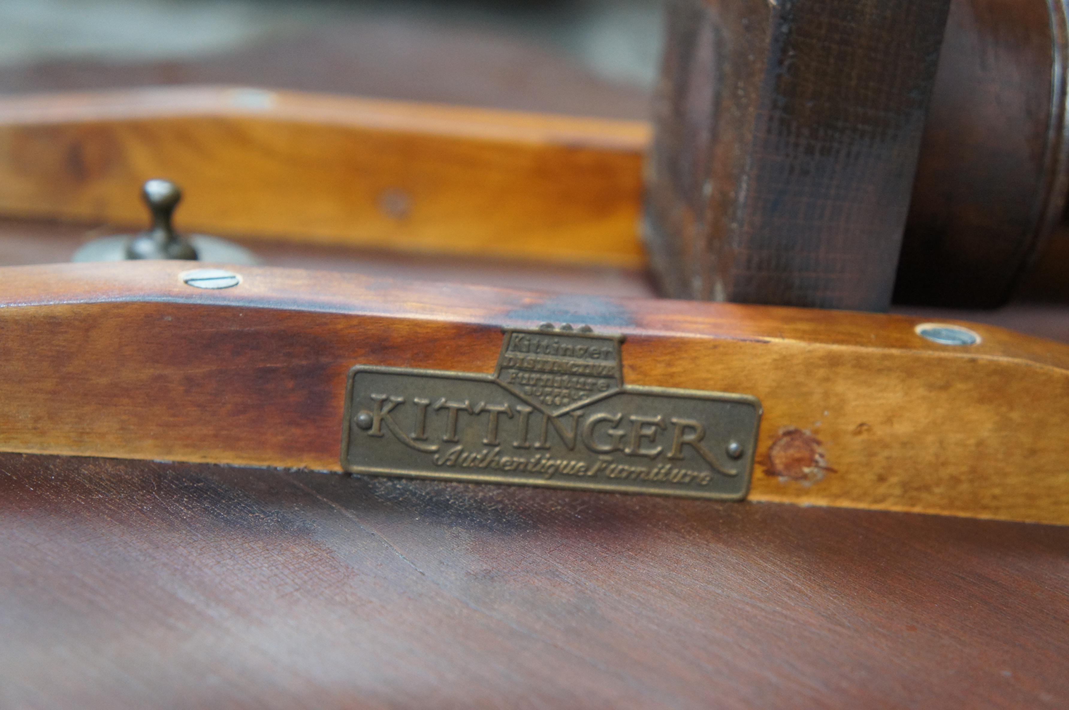 Kittinger - Support de bougie de table en acajou à plateau basculant Colonial Williamsburg Federal Bon état - En vente à Dayton, OH