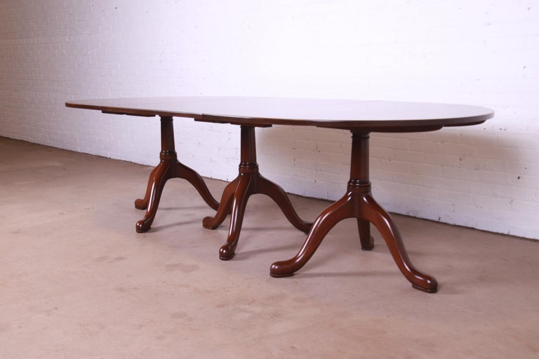 Kittinger Colonial Williamsburg Georgian Mahogany Triple Pedestal Dining Table For Sale 6