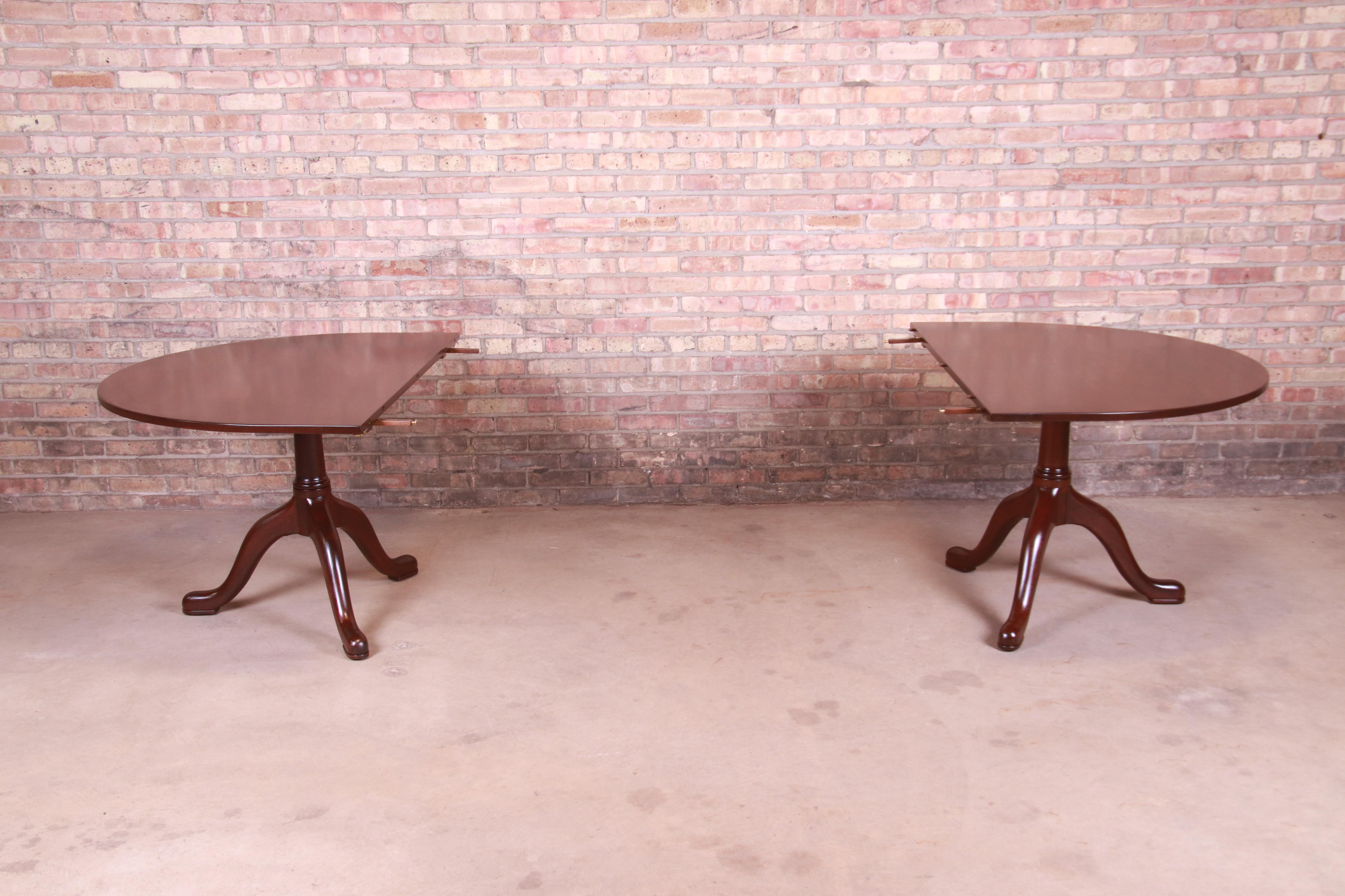 Kittinger Colonial Williamsburg Mahogany Extension Dining Table, Refinished 5