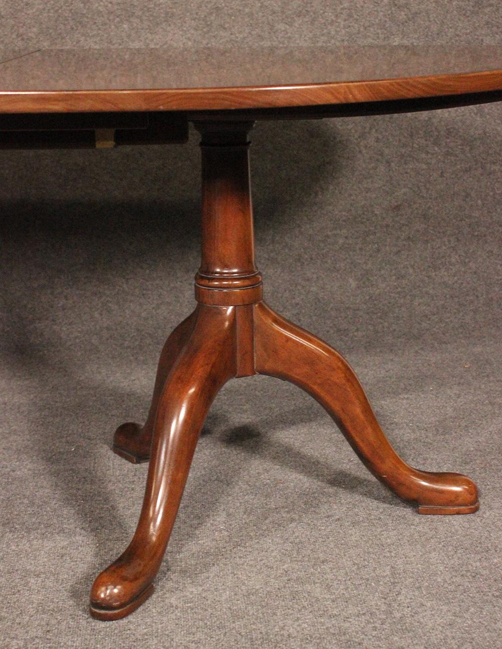 Mid-20th Century Kittinger CW Solid Mahogany Georgian Queen Anne Style Dining Table with 2 Leaves