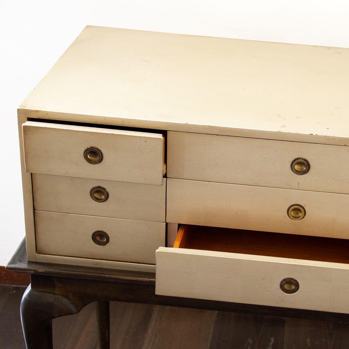 Kittinger Designed Twelve-Drawer Cabinet In Good Condition In Donhead St Mary, Wiltshire