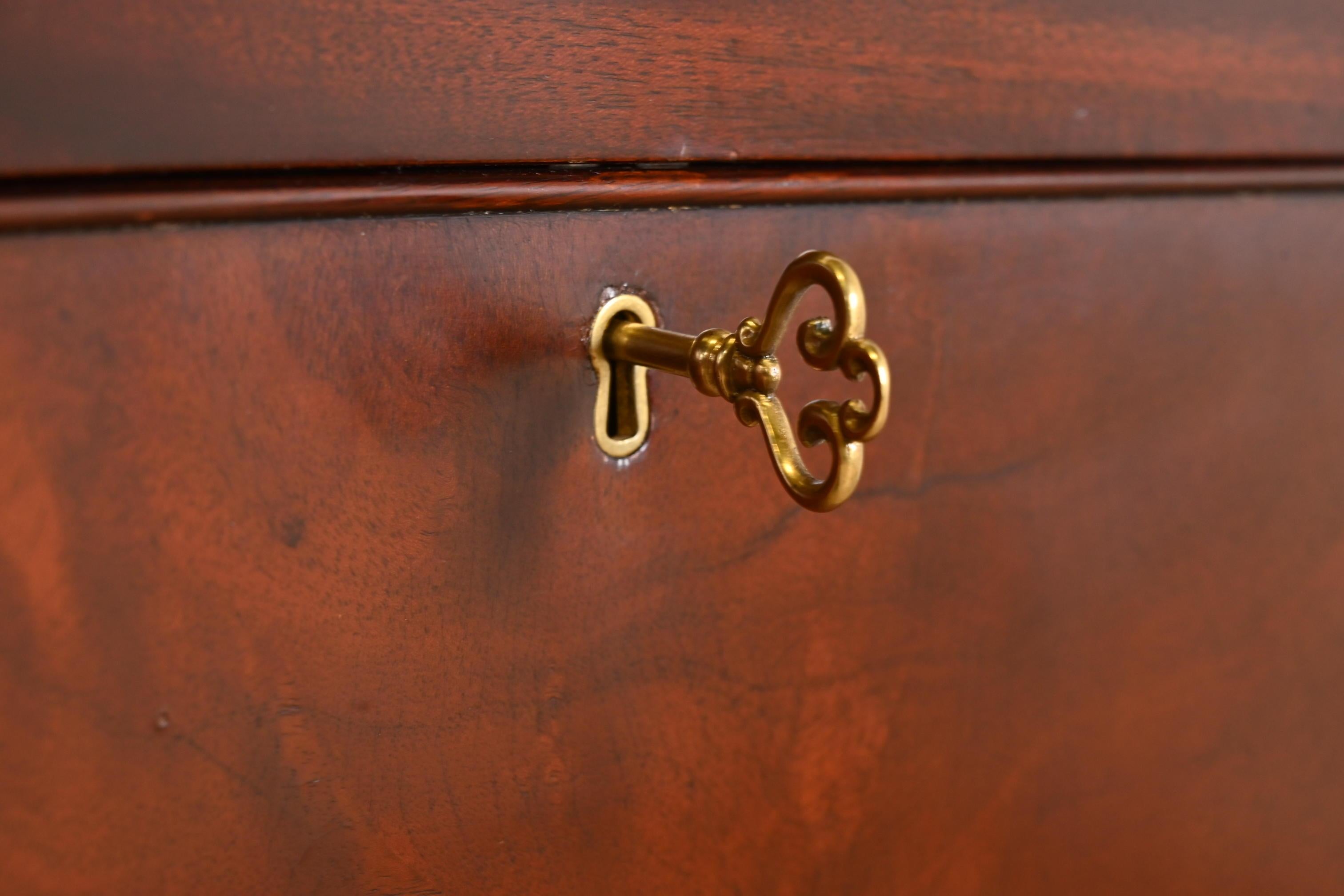 Kittinger Federal Inlaid Mahogany Bow Front Sideboard Credenza 6