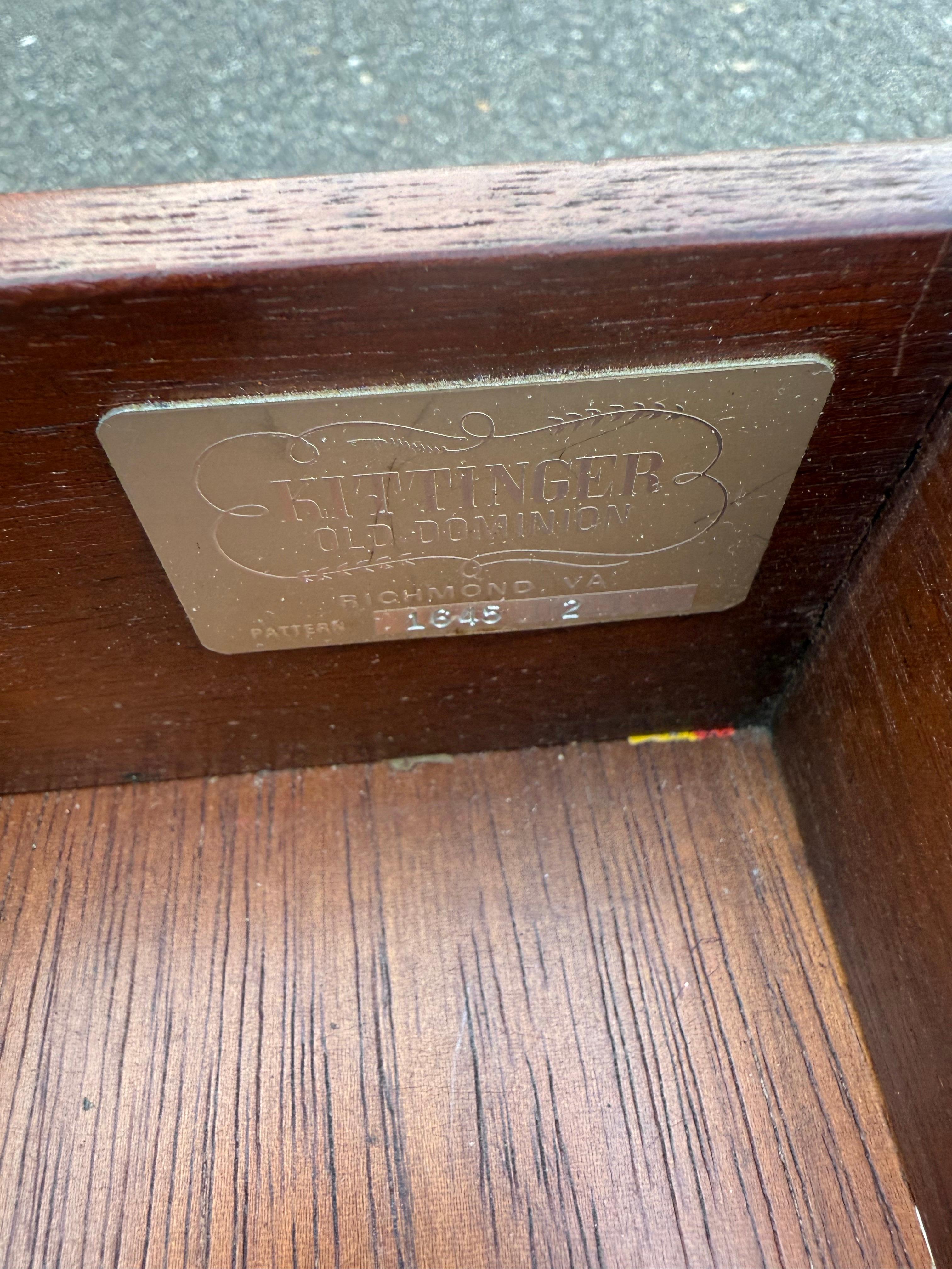Baúl de cuatro cajones Kittinger Chippendale en venta