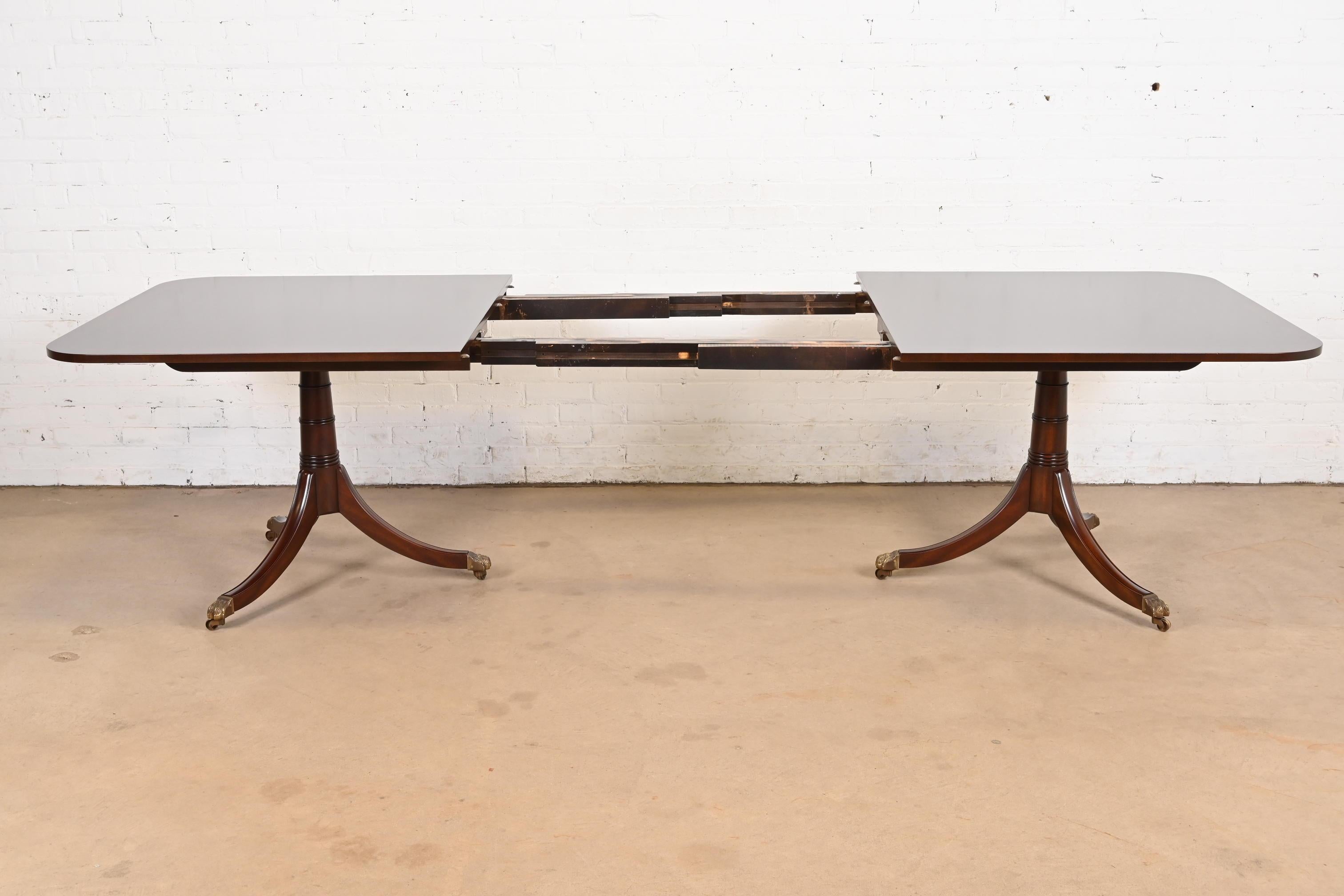 Kittinger Georgian Banded Mahogany Double Pedestal Dining Table, Refinished For Sale 1