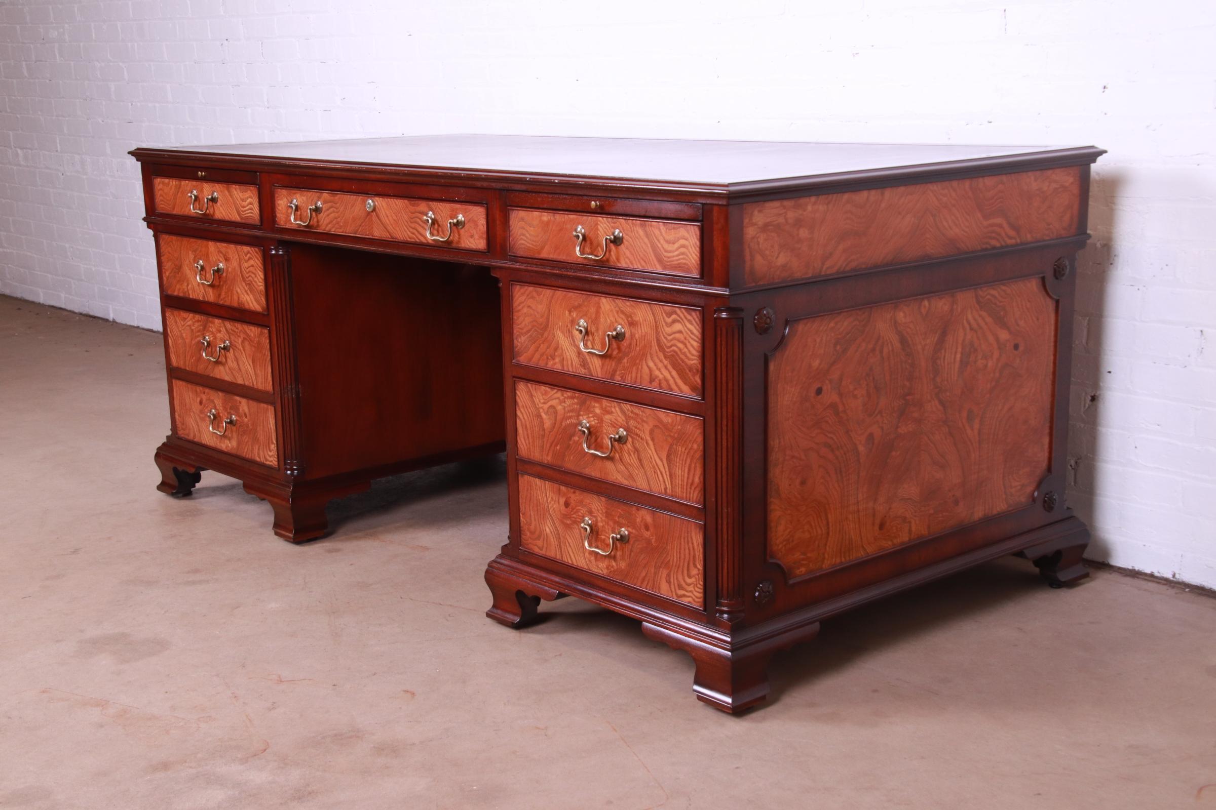Kittinger Georgian Burl Wood and Mahogany Leather Top Executive Desk In Good Condition In South Bend, IN