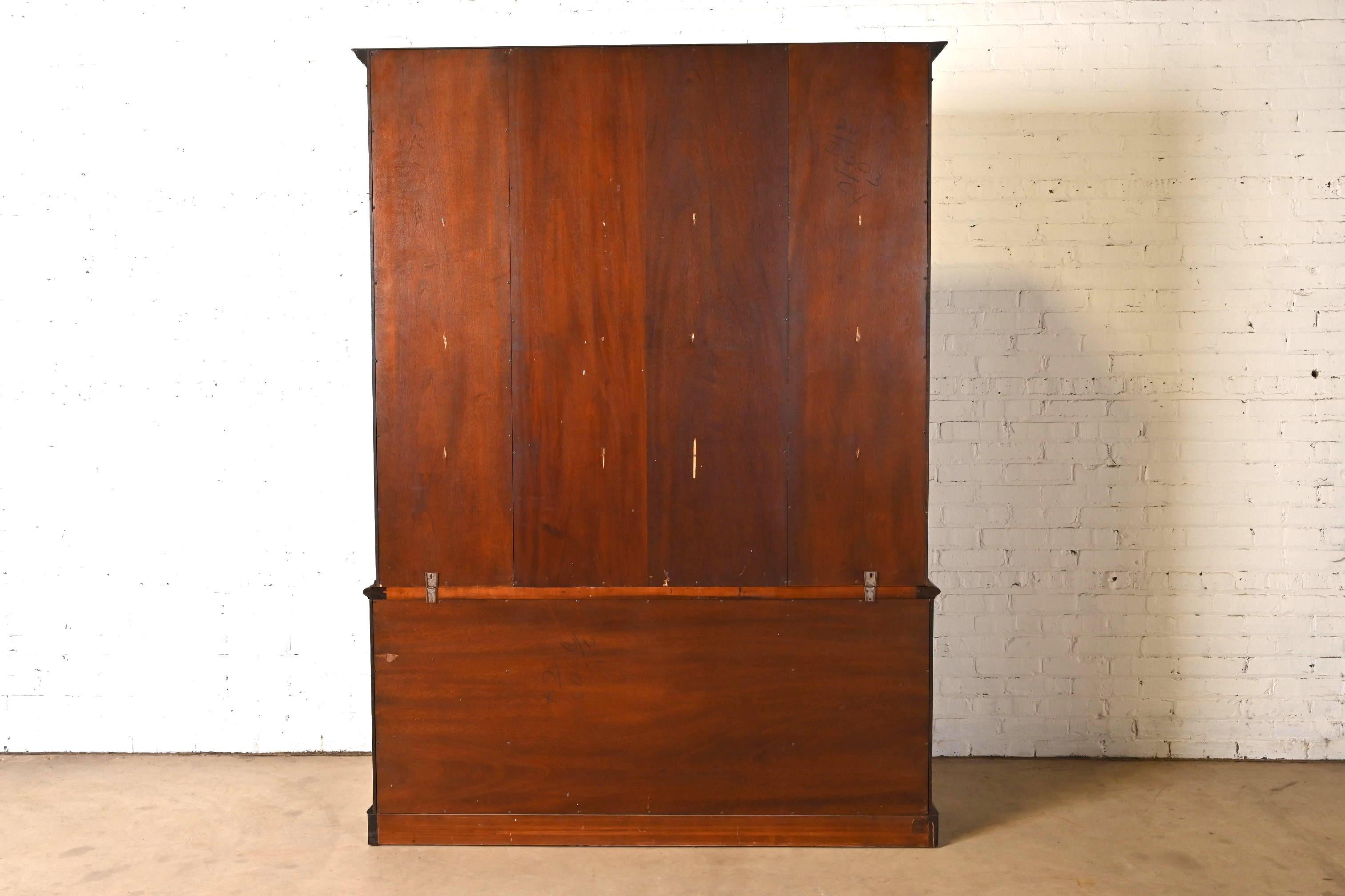 Kittinger Georgian Carved Mahogany Breakfront Bookcase Cabinet, Circa 1960s For Sale 4