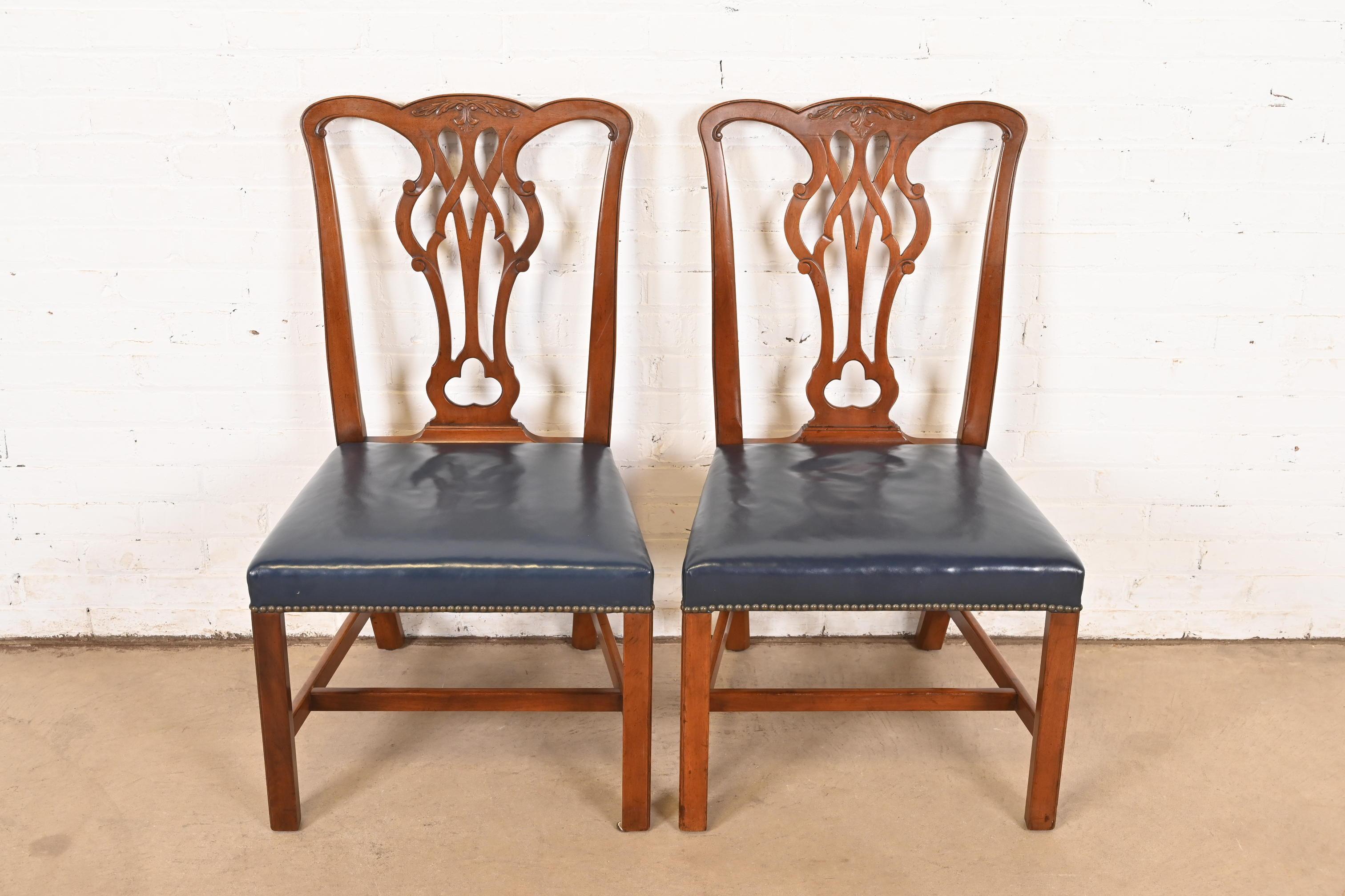 American Kittinger Georgian Carved Mahogany Side Chairs or Dining Chairs, Pair For Sale