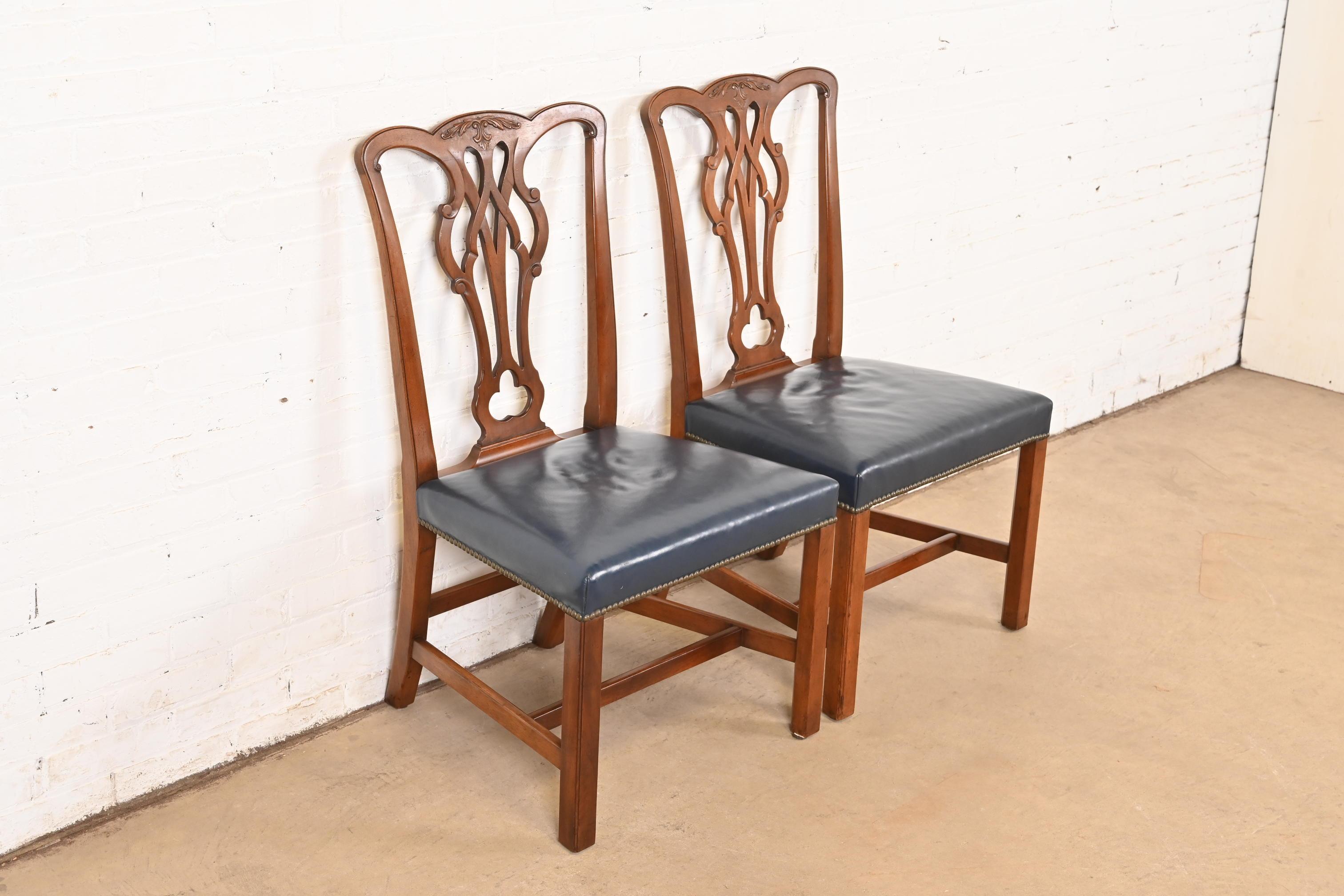 Late 20th Century Kittinger Georgian Carved Mahogany Side Chairs or Dining Chairs, Pair For Sale