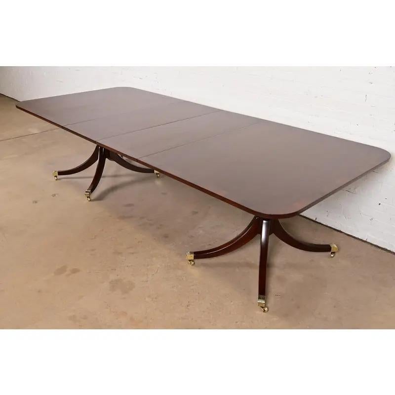 Kittinger Georgian Double Pedestal Extension Dining Table, Newly Refinished en venta 4
