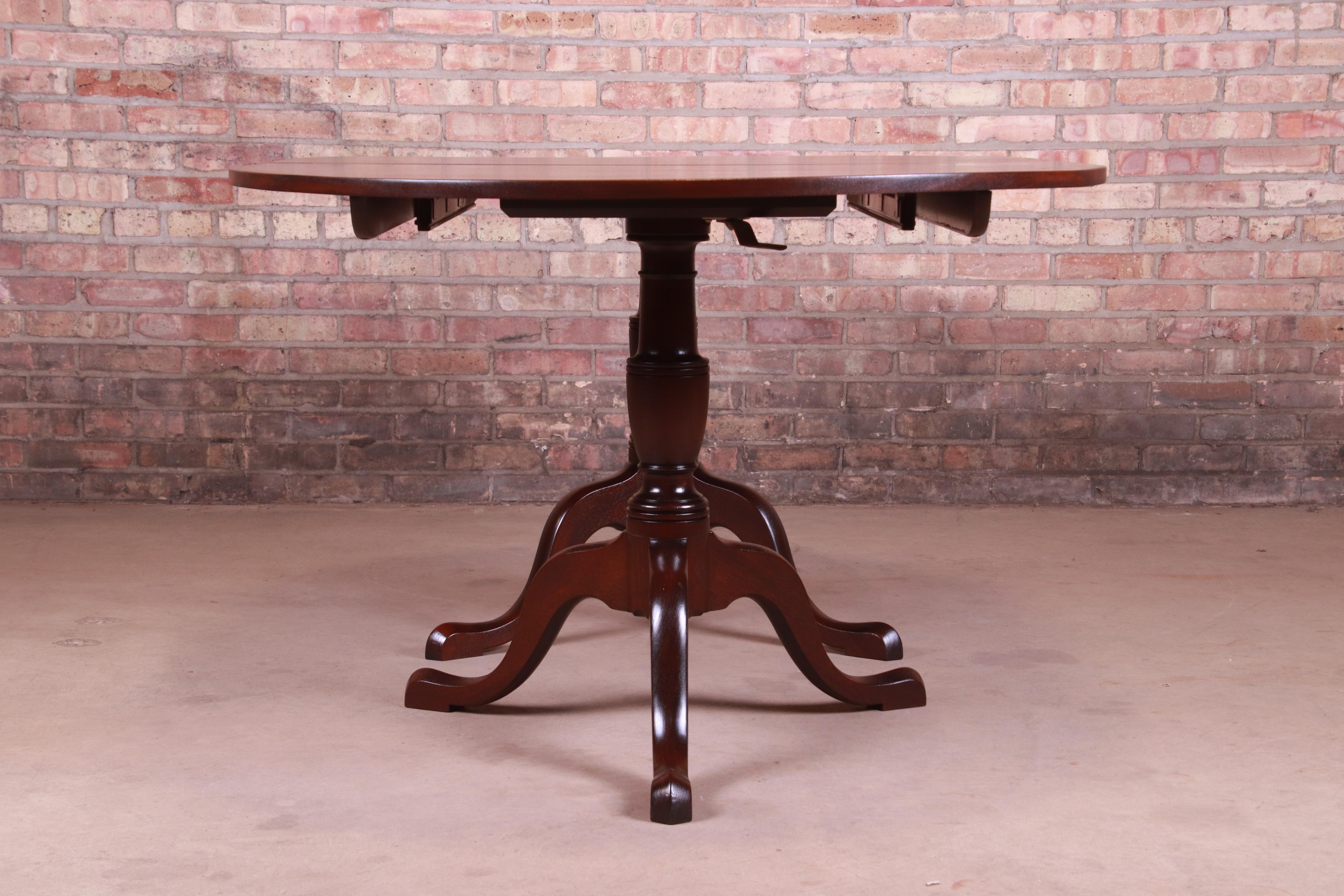 Kittinger Georgian Mahogany Double Pedestal Dining Table, Newly Refinished 12