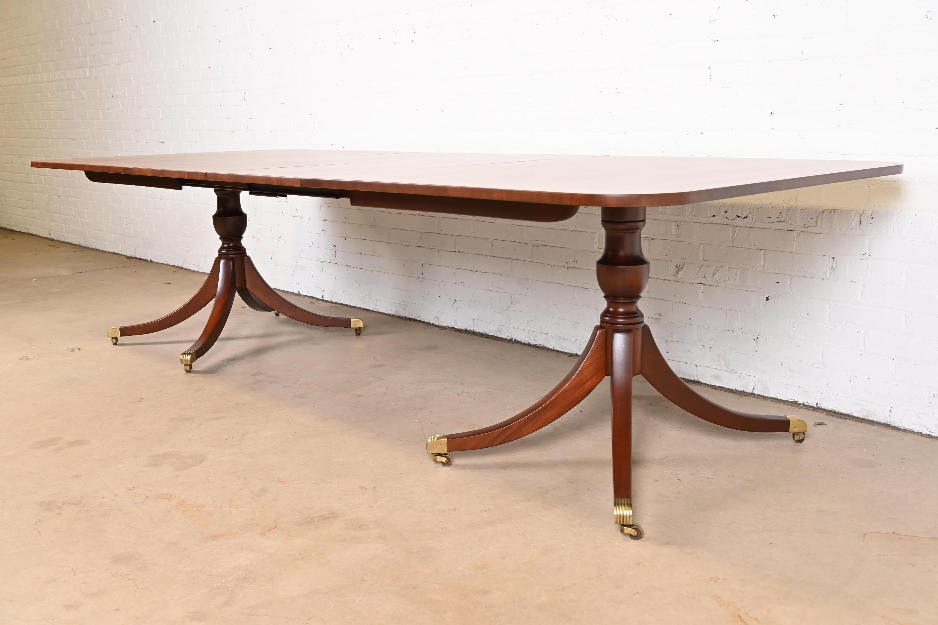 American Kittinger Georgian Mahogany Double Pedestal Dining Table, Newly Refinished For Sale