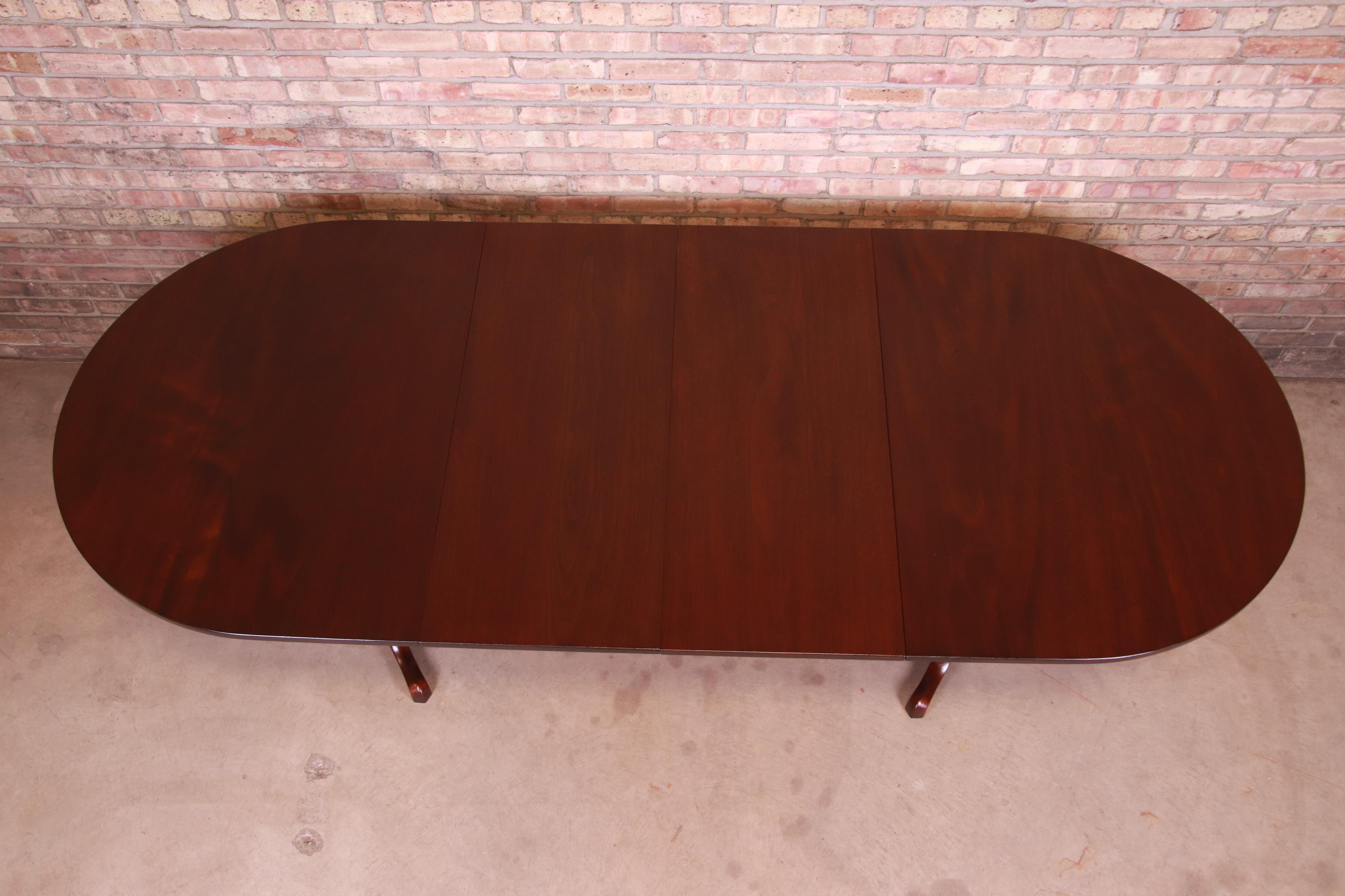 Kittinger Georgian Mahogany Double Pedestal Dining Table, Newly Refinished 2