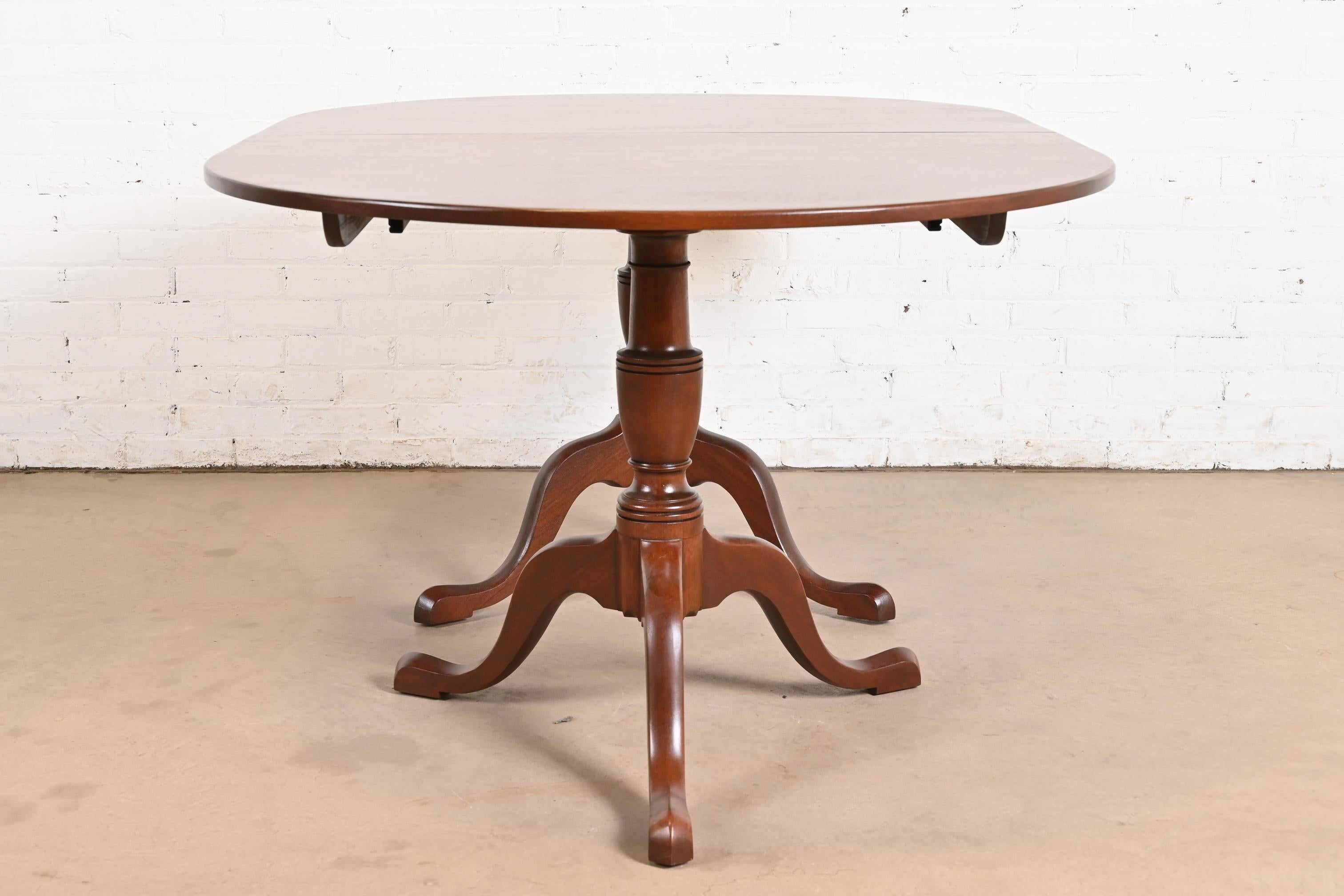 Kittinger Georgian Solid Mahogany Double Pedestal Dining Table, Newly Refinished For Sale 6