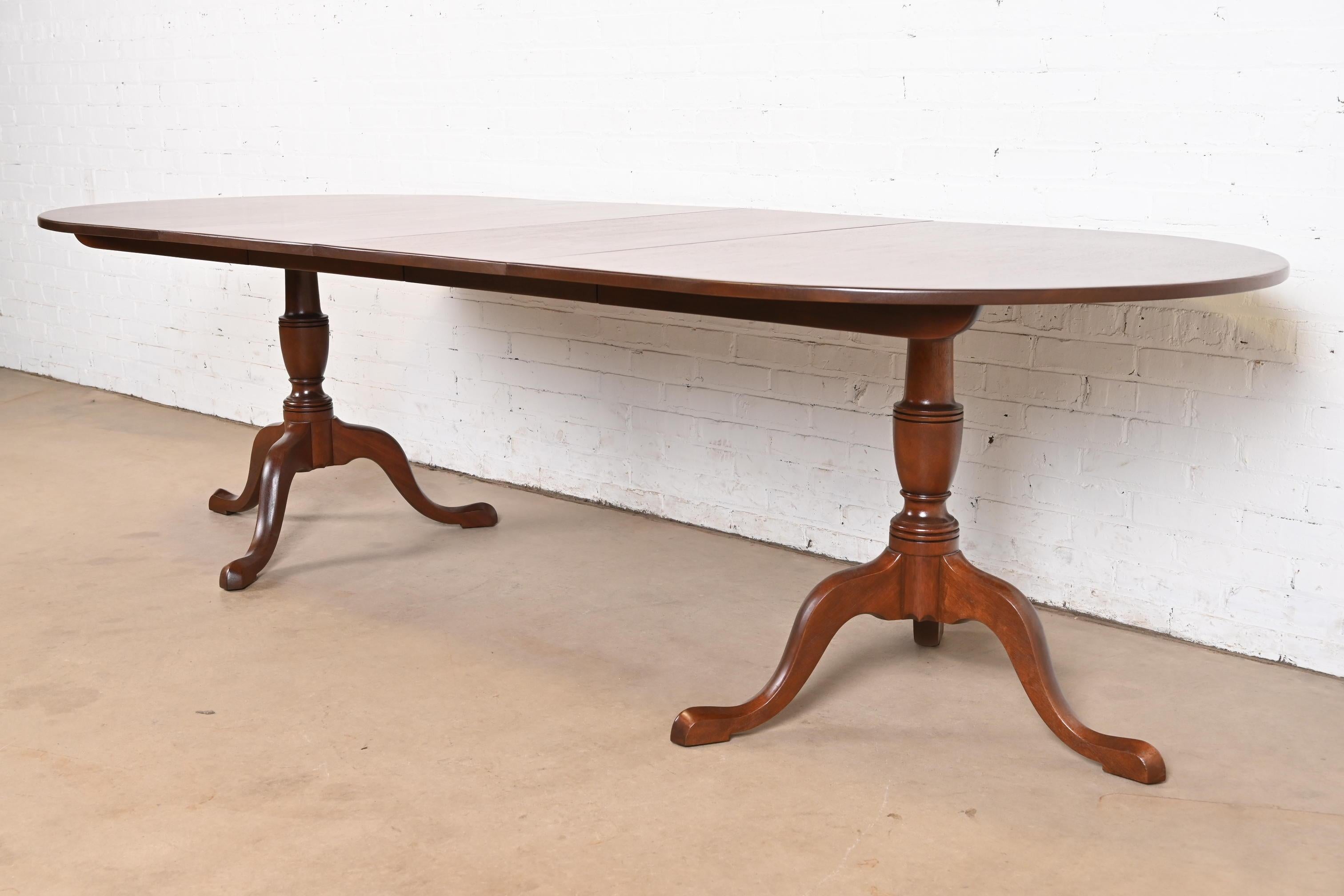 20th Century Kittinger Georgian Solid Mahogany Double Pedestal Dining Table, Newly Refinished For Sale