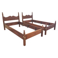 Kittinger Georgian Style Mahogany Twin Beds, Pair