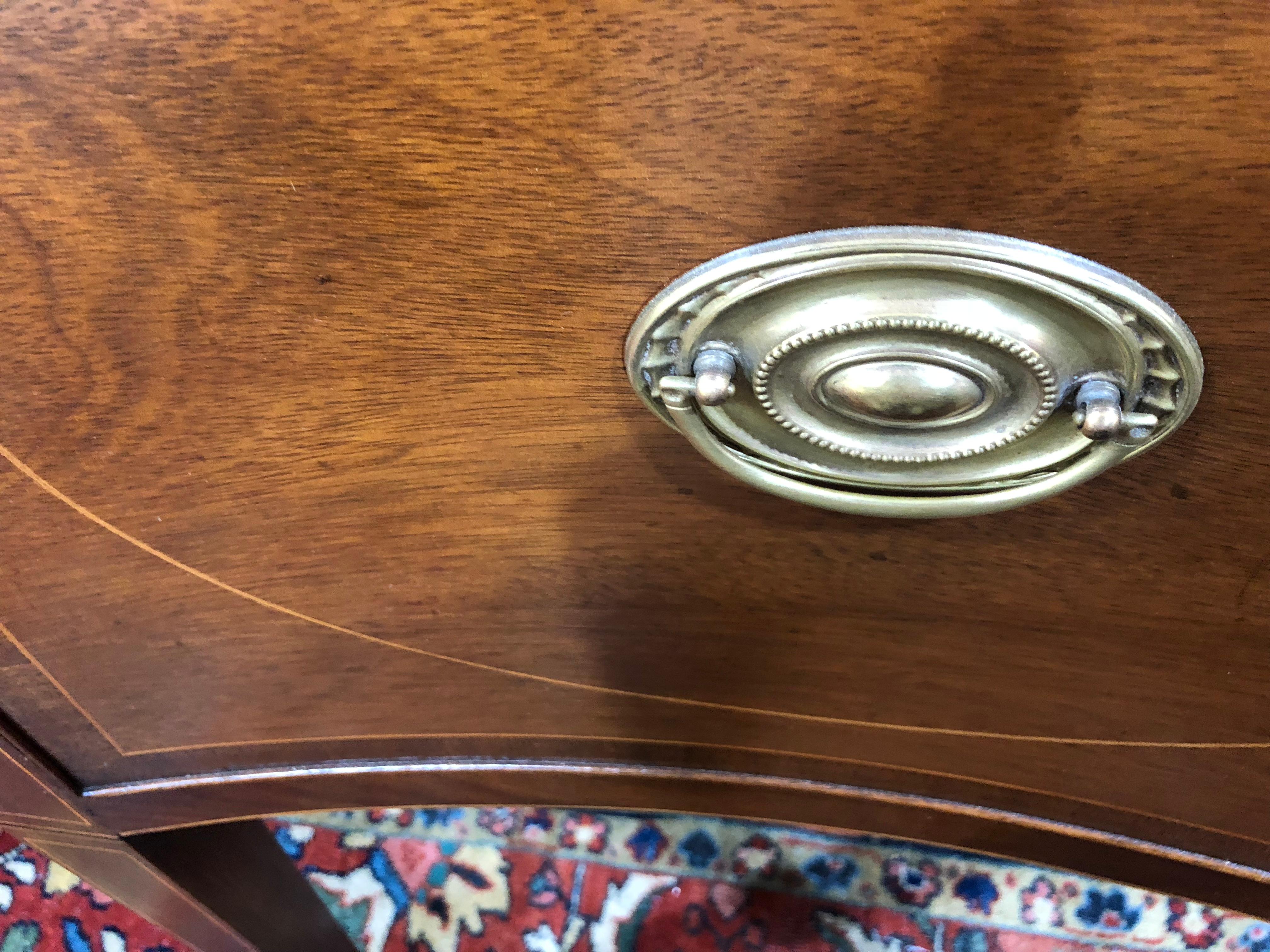 Kittinger Georgian Style Sideboard In Good Condition For Sale In Athens, GA