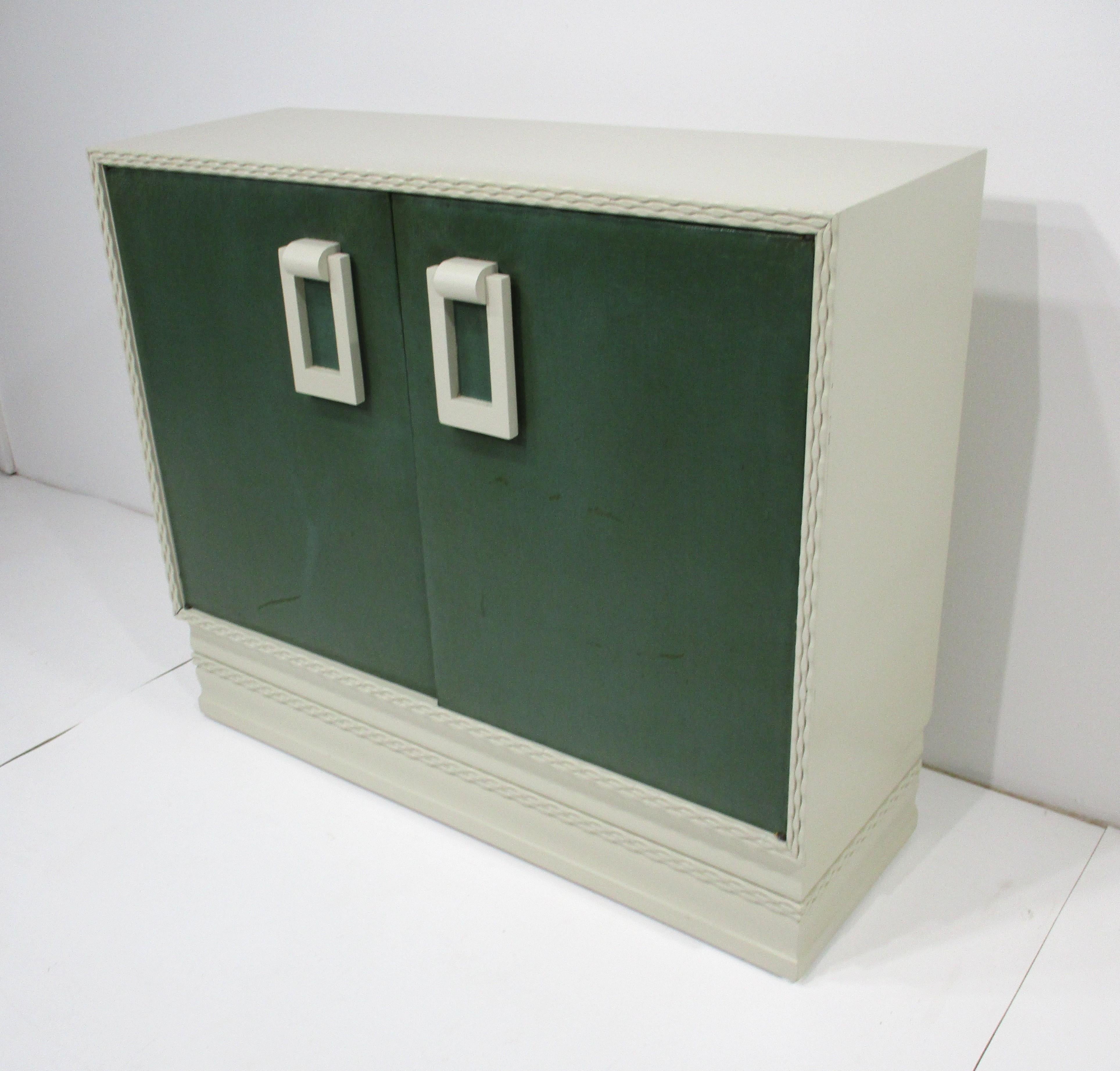 Americano Mobile consolle in stile Regency di Kittinger House in vendita