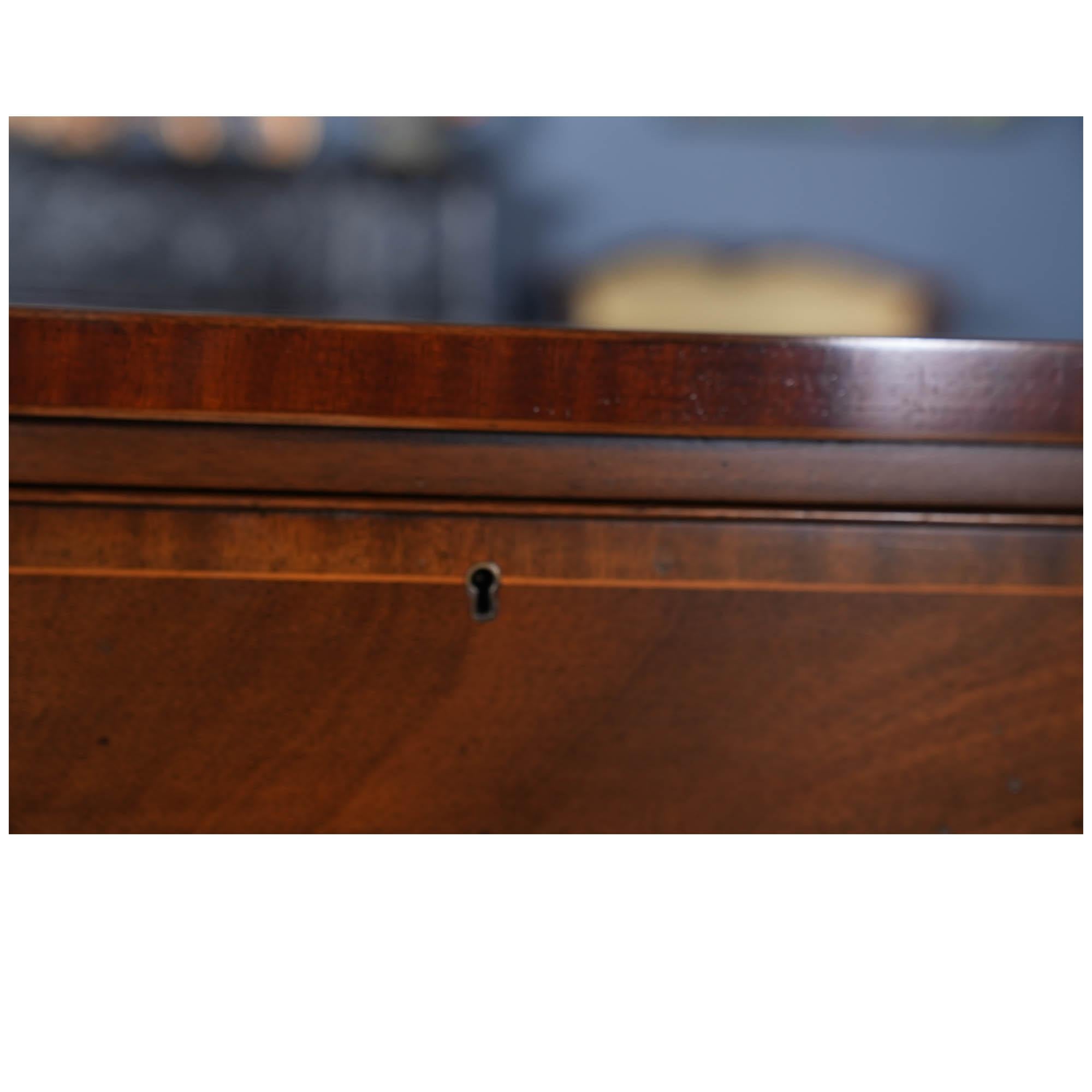 Kittinger Hepplewhite Style Sideboard In Good Condition For Sale In Annville, PA