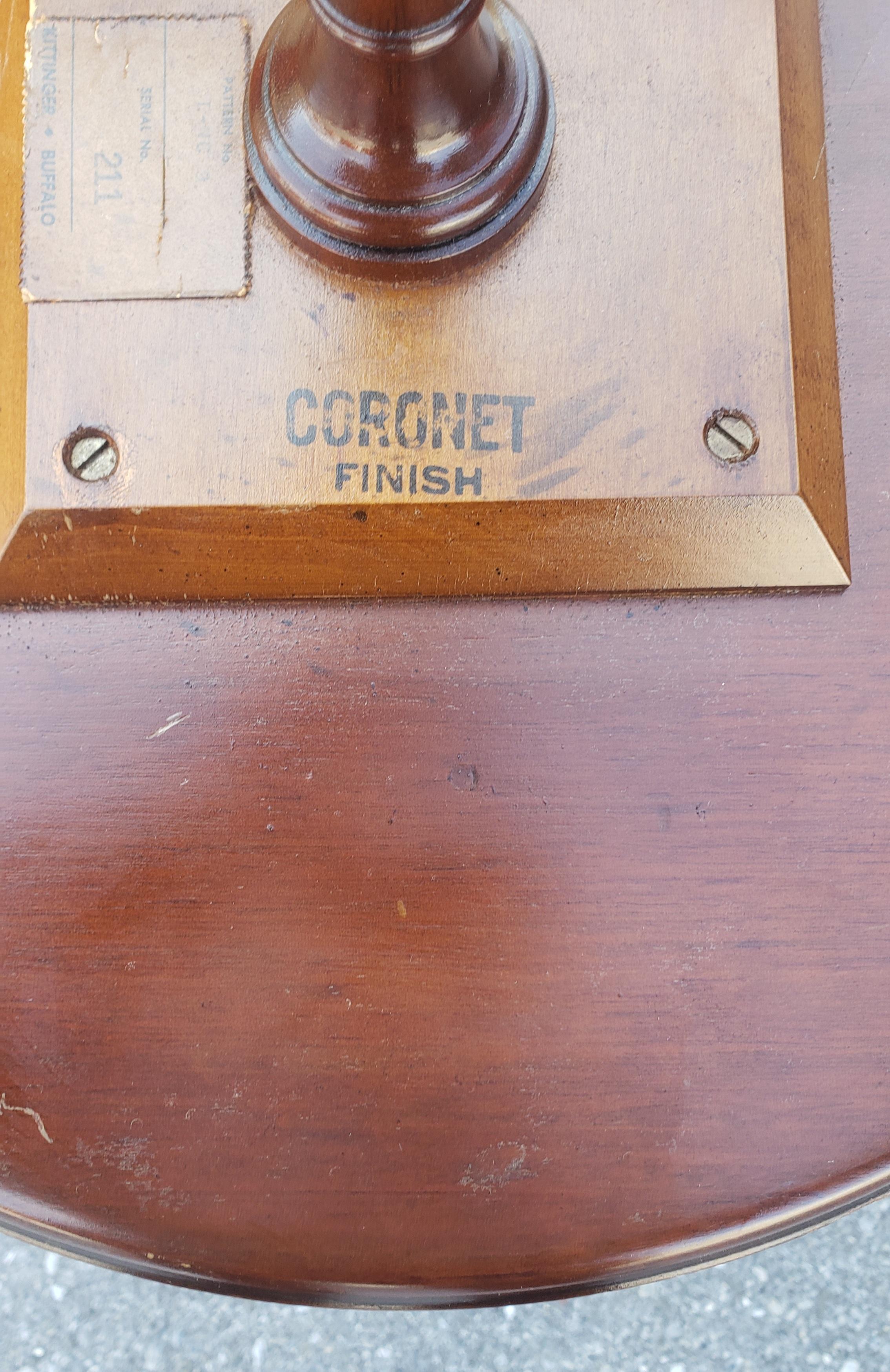 Kittinger Coronet Finish Mahagoni Kerze Stand Beistelltisch im Zustand „Gut“ im Angebot in Germantown, MD