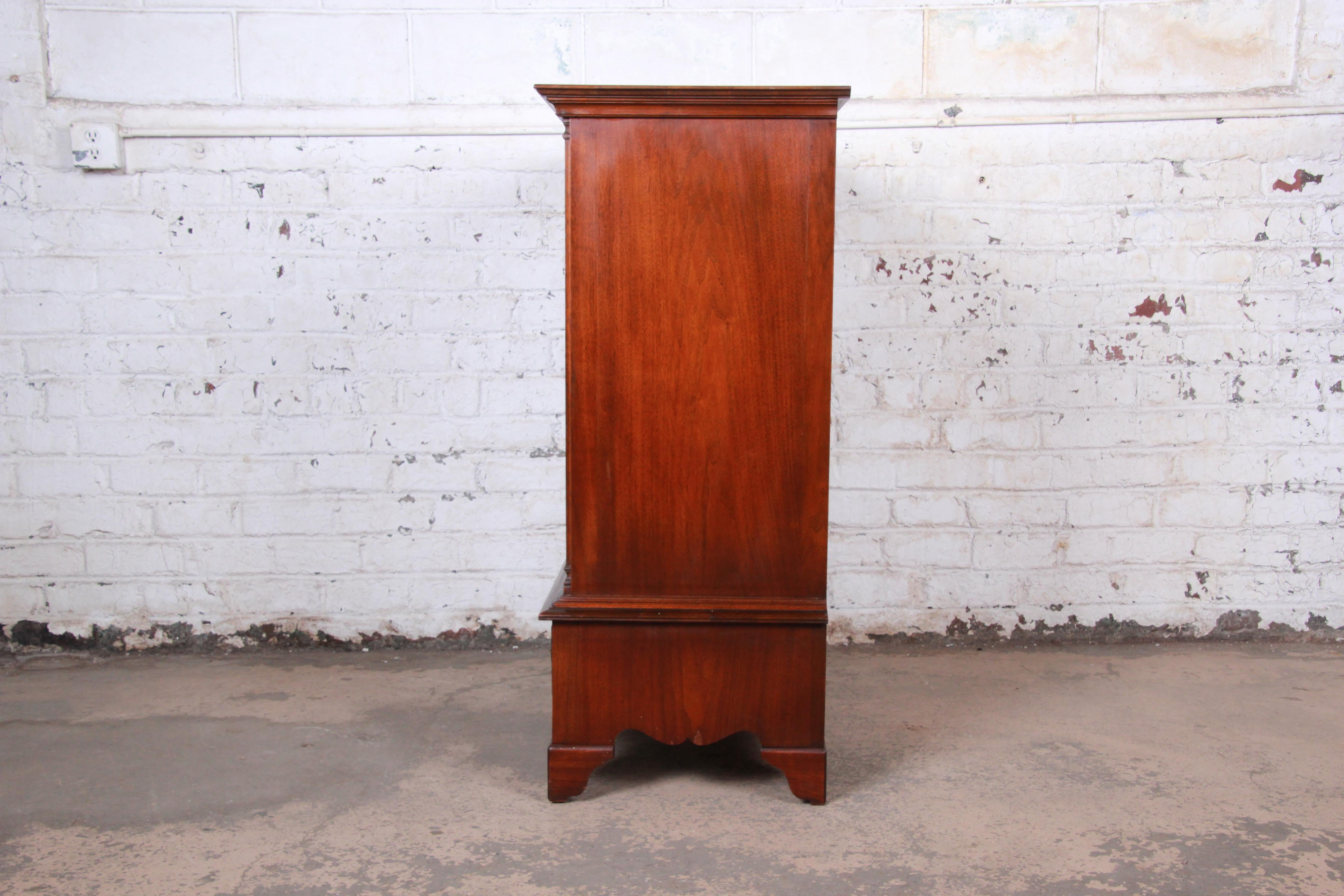 Kittinger Mahogany and Birdseye Maple Nine-Drawer Highboy Dresser, circa 1930s 7