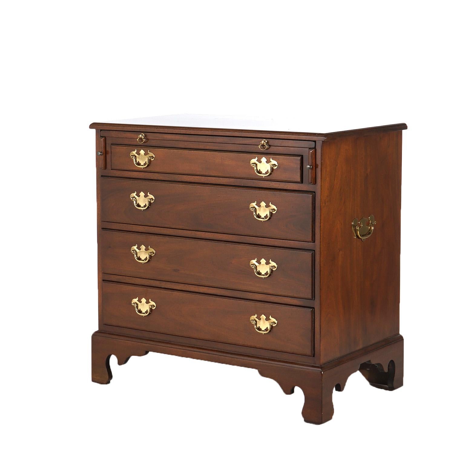 Arqueta Kittinger de caoba con cuatro cajones y bandeja de trabajo extraíble S. XX Chippendale en venta