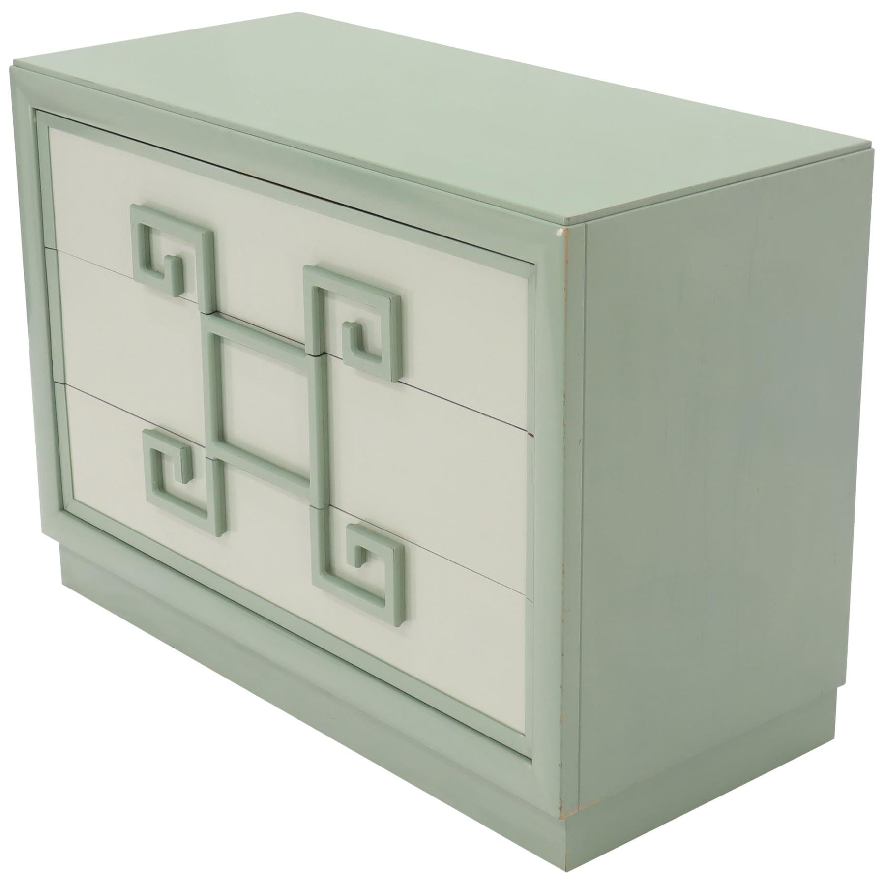 Kittinger commode pour garçon de style mandarin en laque bleue et blanche