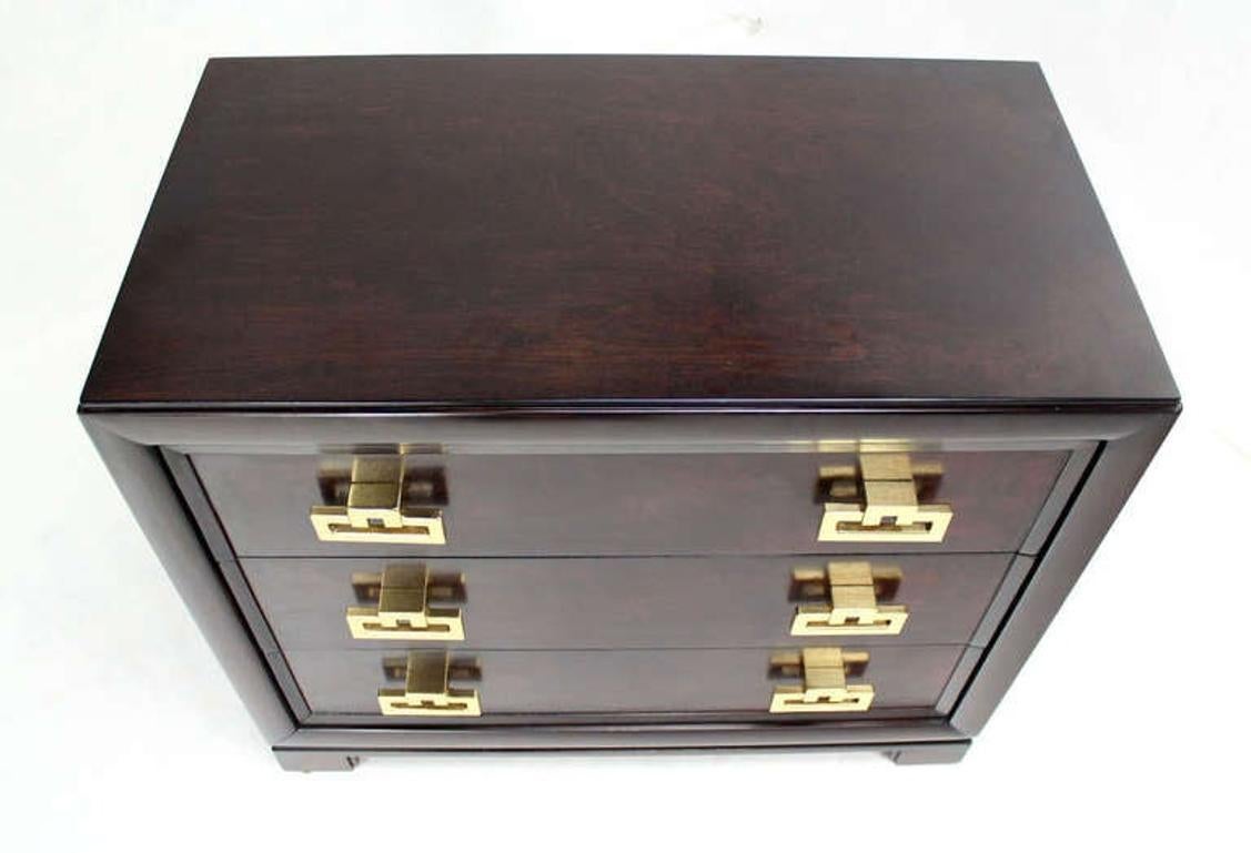 20th Century Kittinger Mid Century Modern Heavy Solid Drop Pulls Bachelor 3 Drawer Chest MINT For Sale