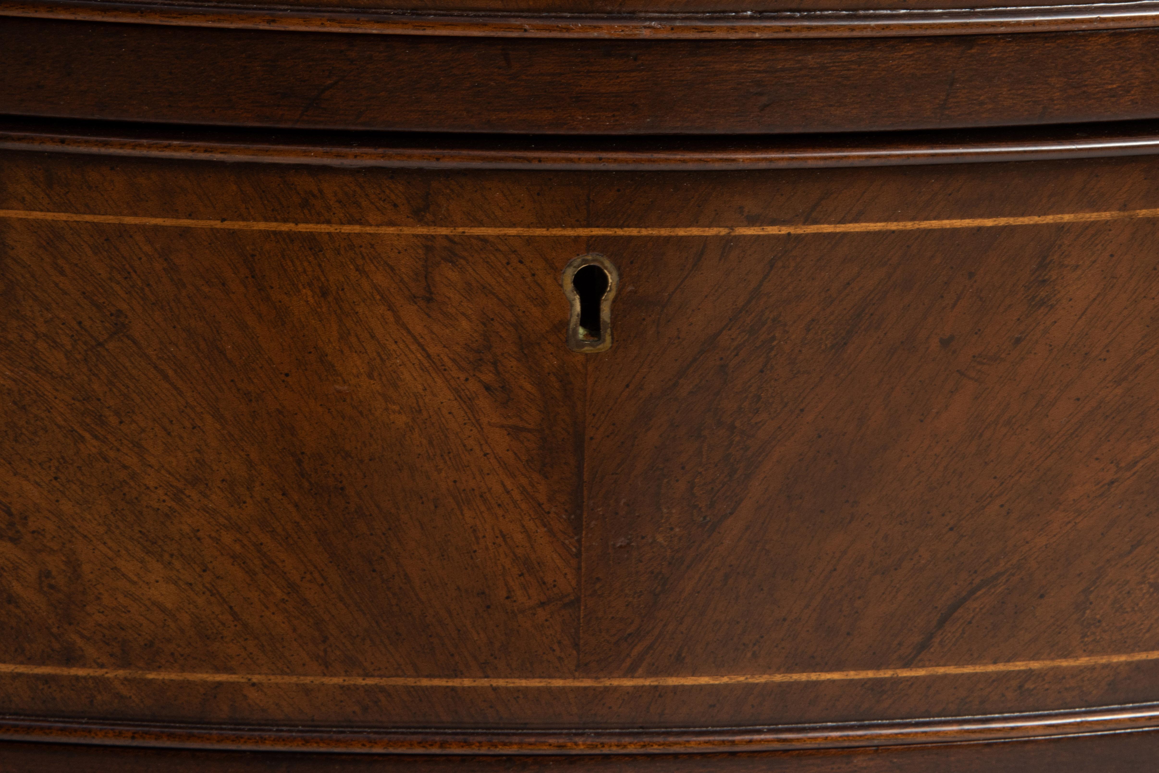 Cassettone a quattro cassetti intarsiato Kittinger Old Dominion Virginia Pattern in vendita 7