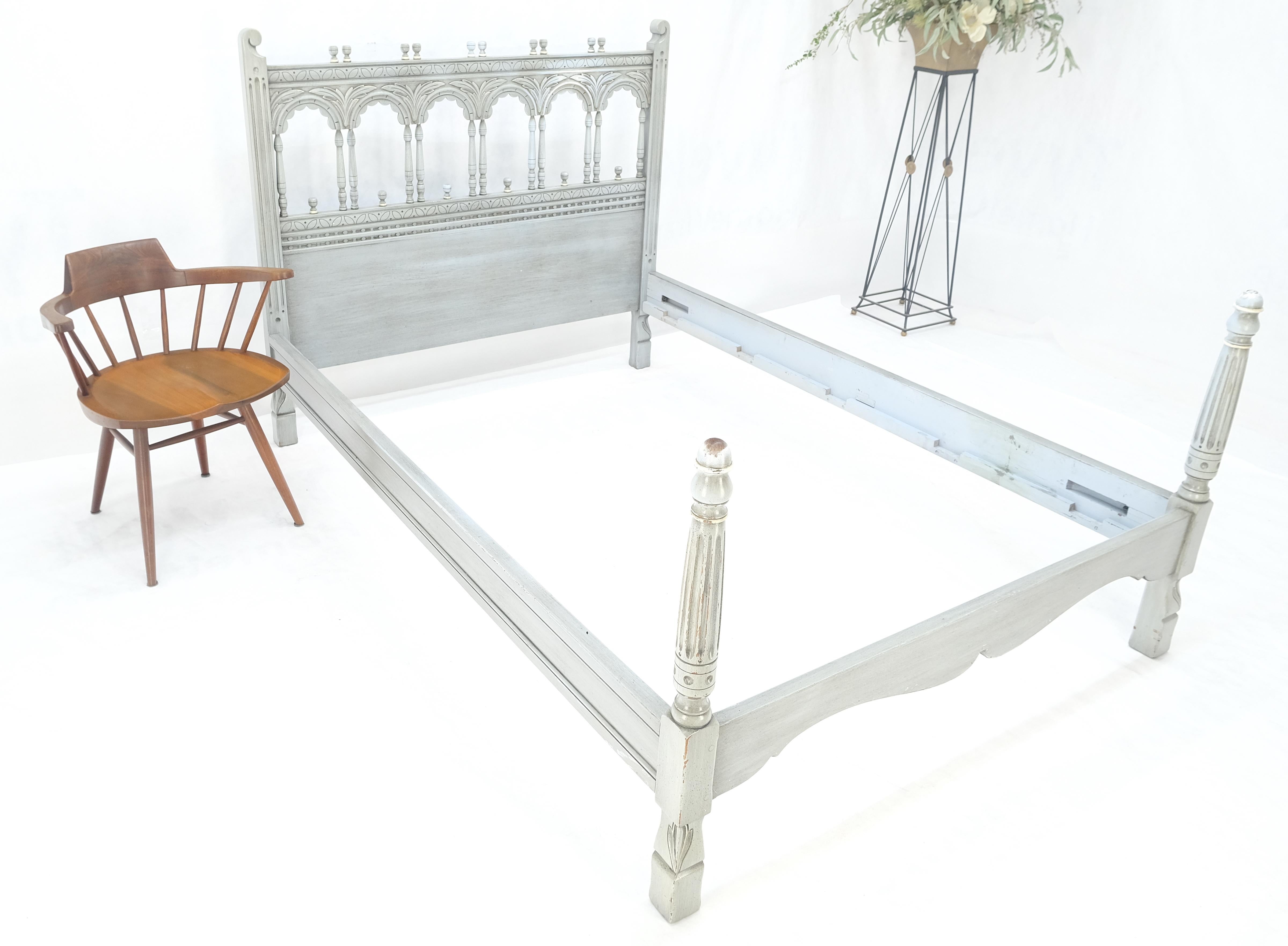 Kittinger Pintado Pintura Decorado Blanco Azul Gris Cama Completa Cabecero Rieles siglo XX en venta