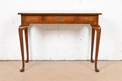 Scrivania o tavolo consolle in noce sbavato di Kittinger, circa anni '60